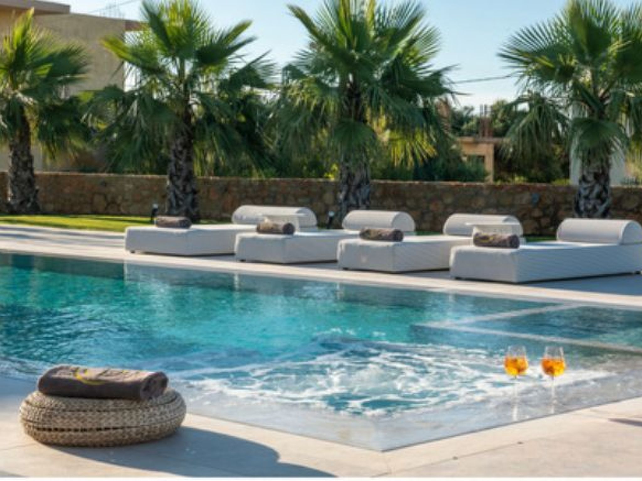 Luxuriös gestaltete Villa mit privatem Pool