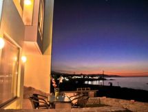 Villa Peri am Strand: Luxe 8-persoons villa direct aan zee in Analipsi - thumbnail 3