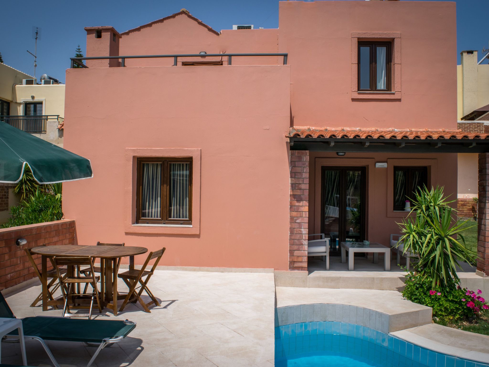 Niriides Villas_ Irida_ 2-Schlafzimmer privater Pool-Binnen