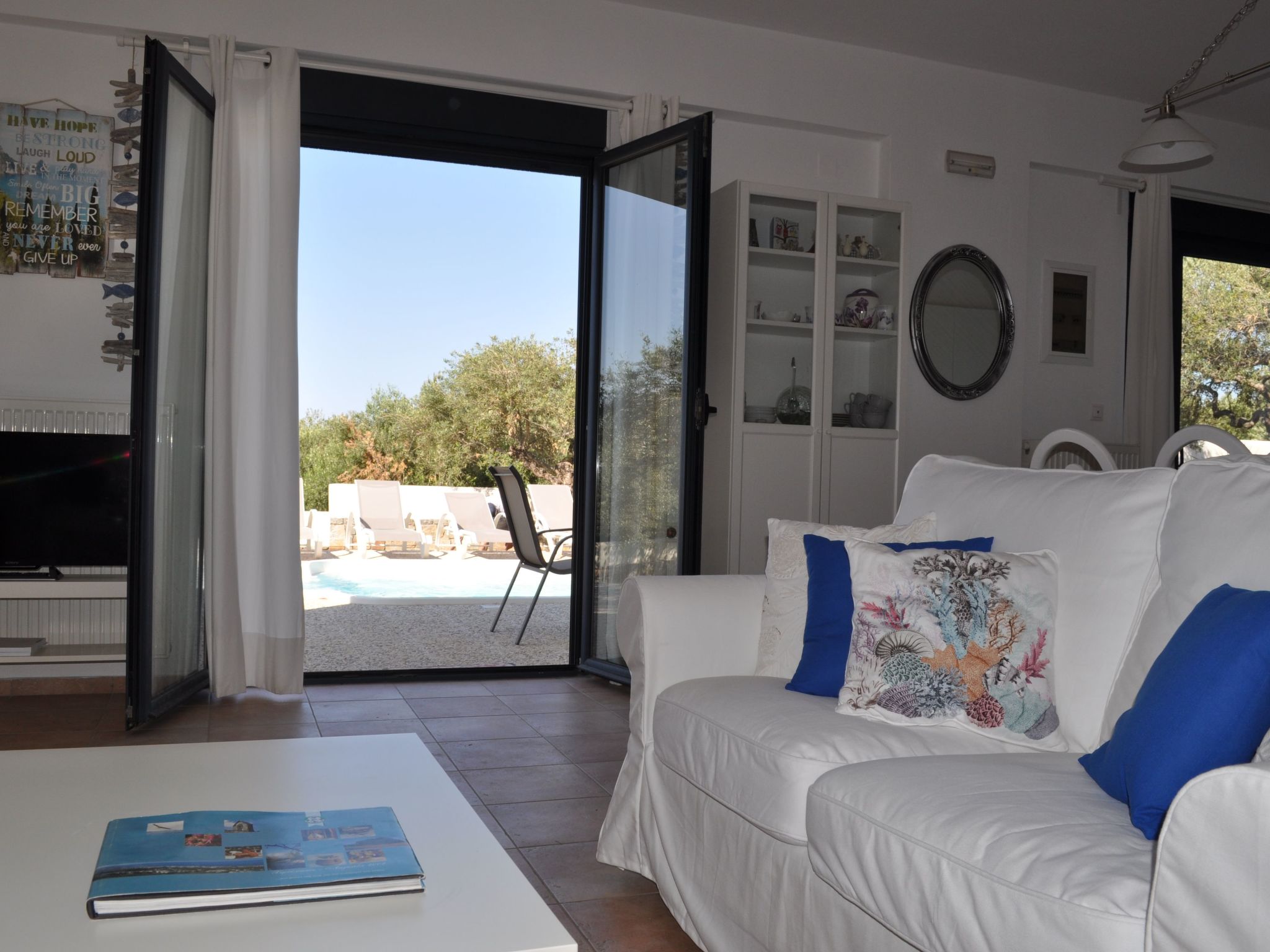 Nefeli Blue Villa in altem Olivenhain, Meerblick-Binnen