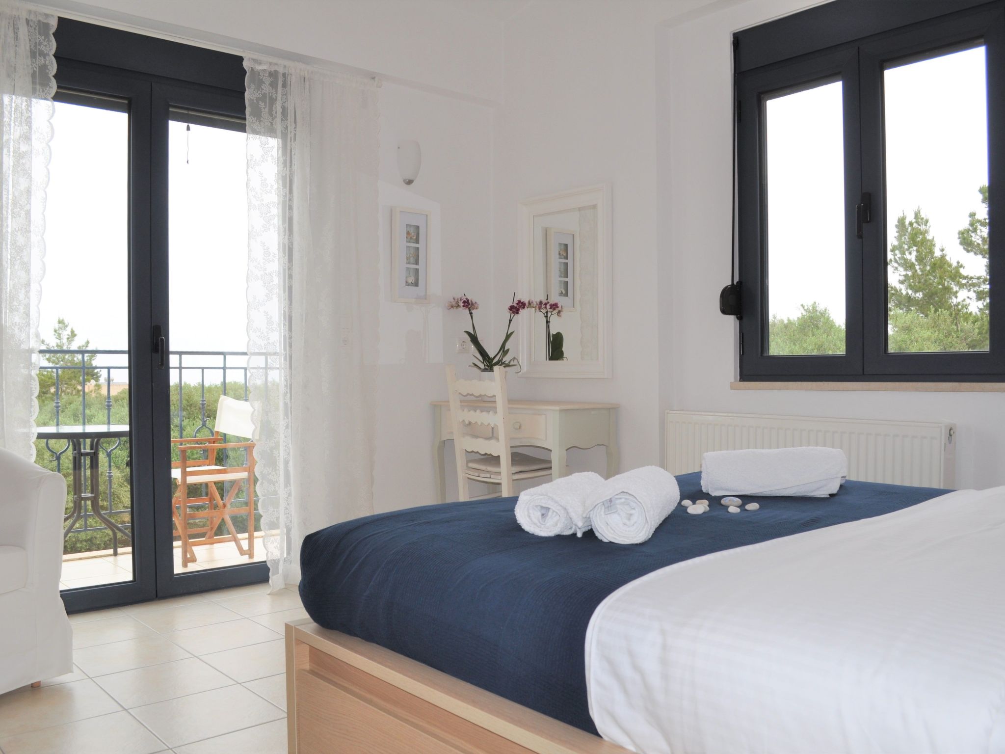 Nefeli Blue Villa in altem Olivenhain, Meerblick-Binnen