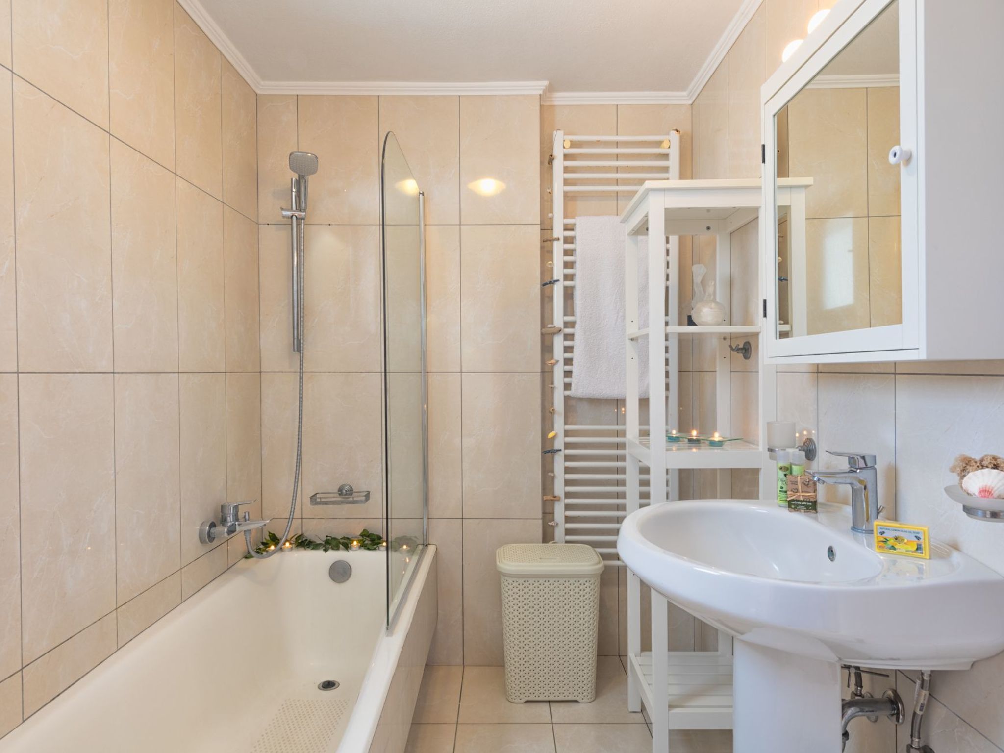 Nefeli Blue Villa in altem Olivenhain, Meerblick-Binnen