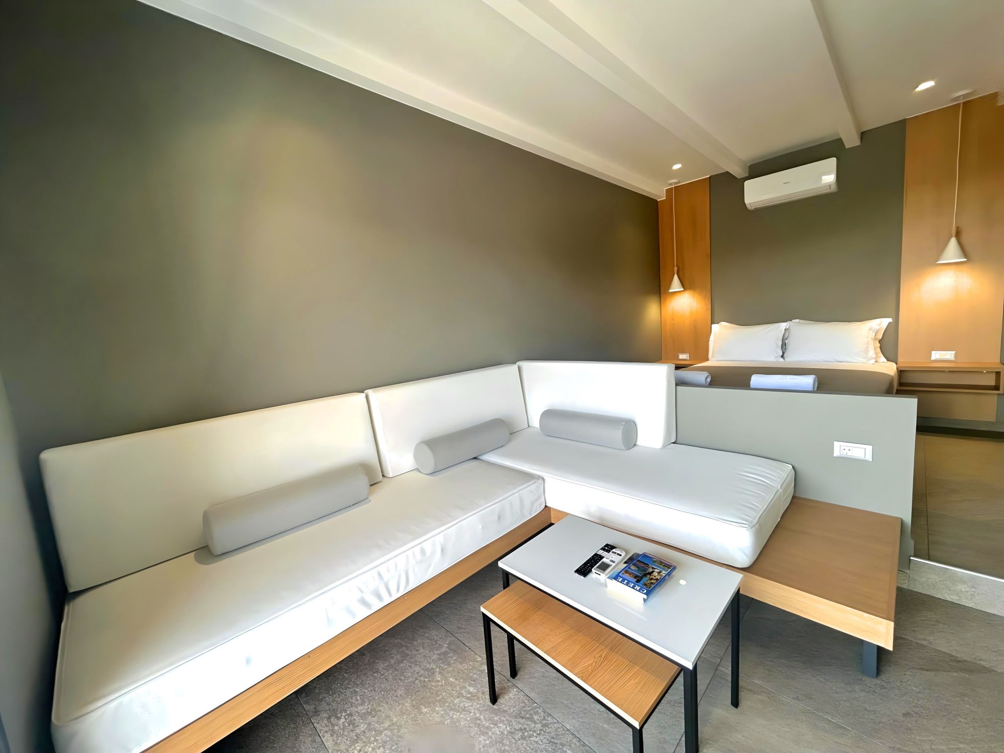 Canes Maxima Suite Privater Pool-Binnen