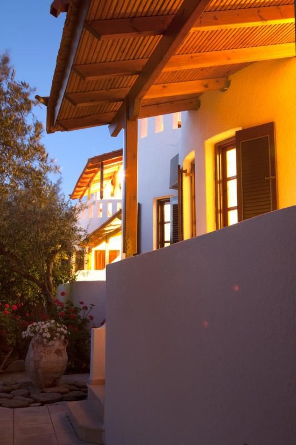 Wohnung mit Pool im Blumenparadies-Image-tags.info