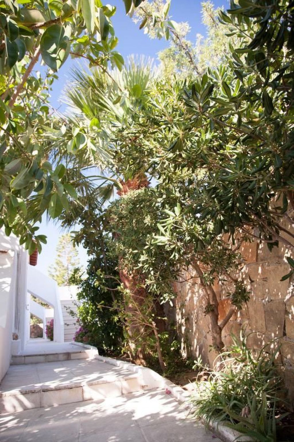 Wohnung mit Pool im Blumenparadies-Image-tags.info