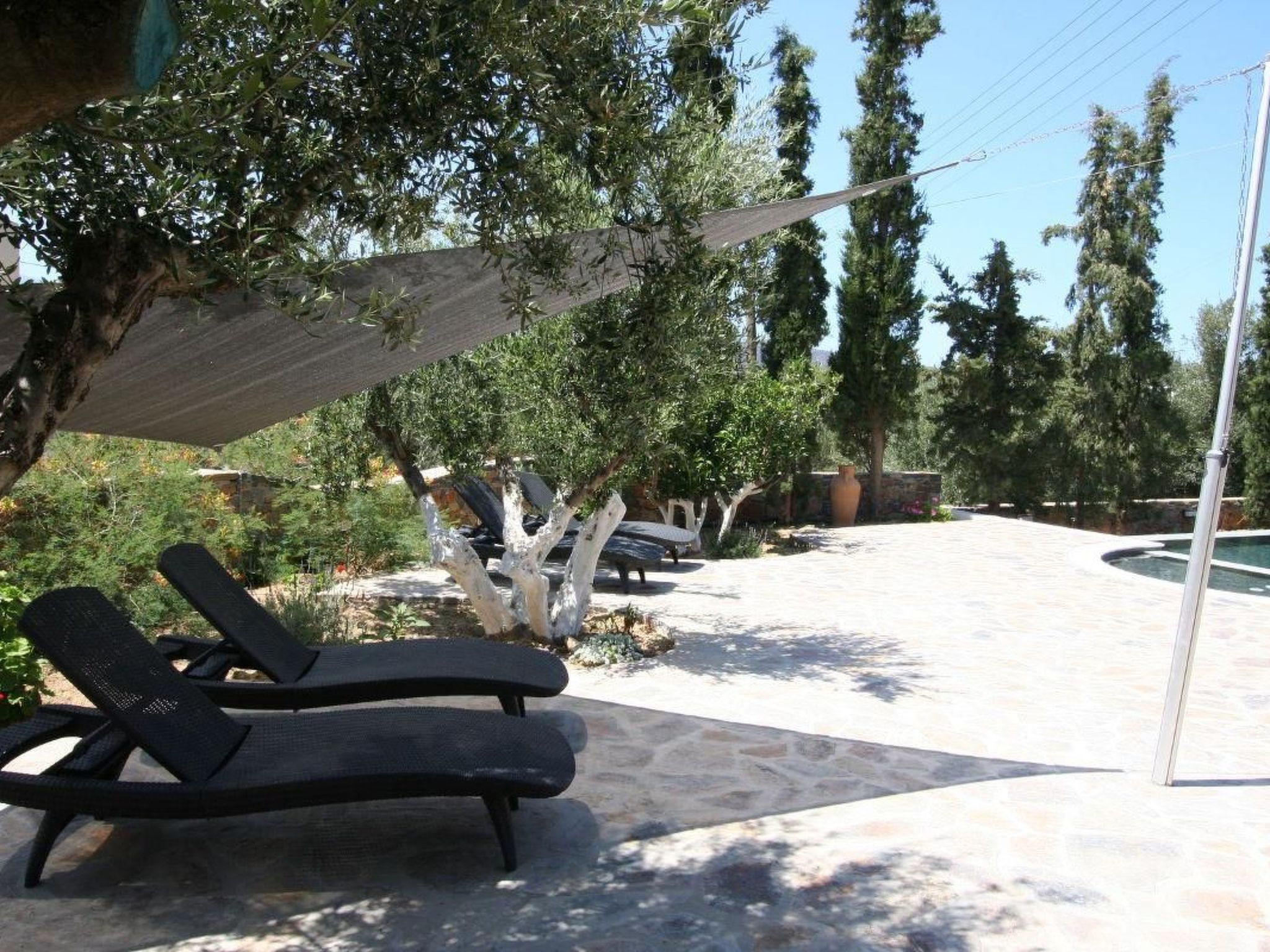 Wohnung mit Pool im Blumenparadies-Image-tags.info