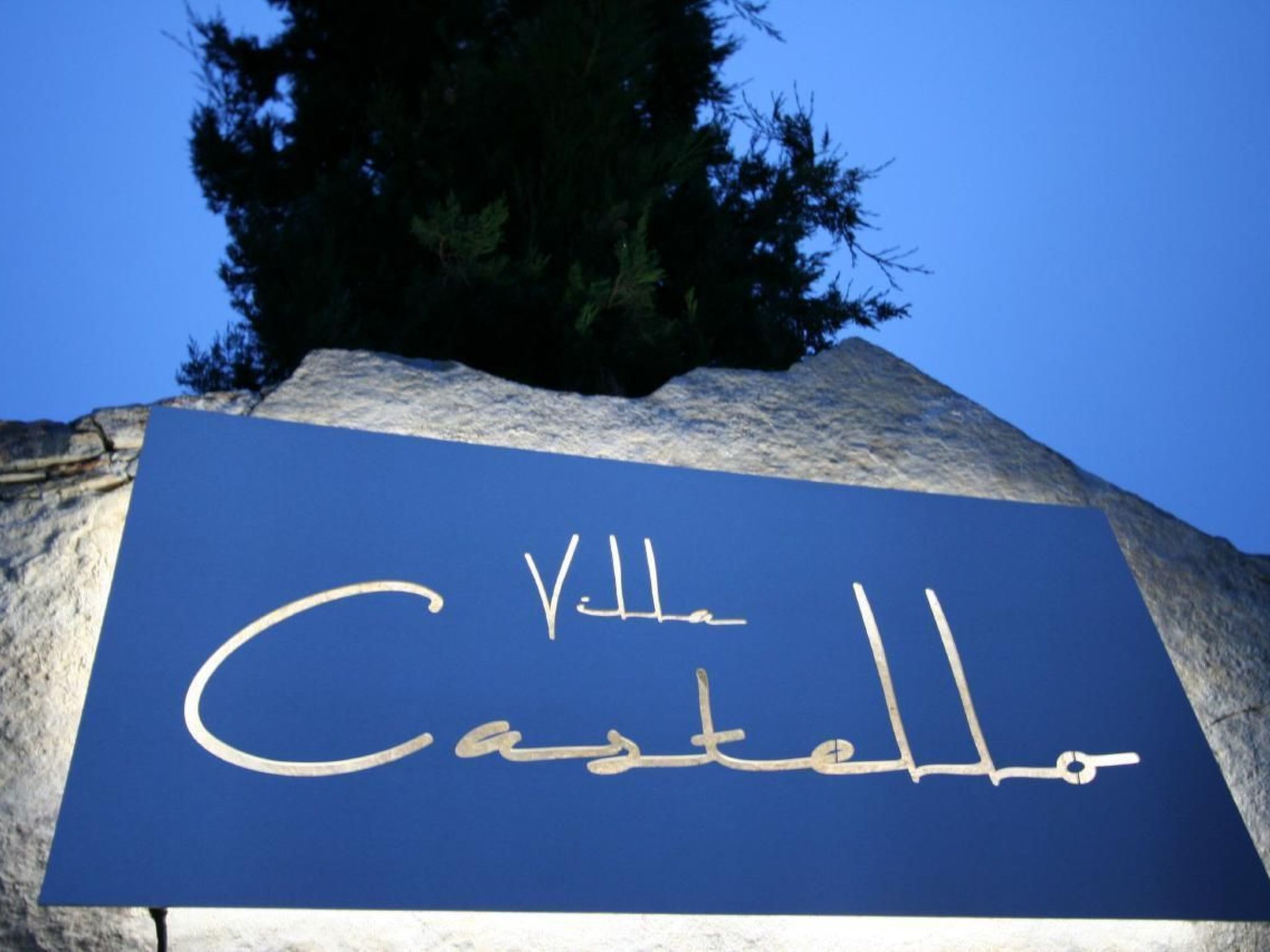 Villa Castello vier bis fünf Personen-Image-tags.info