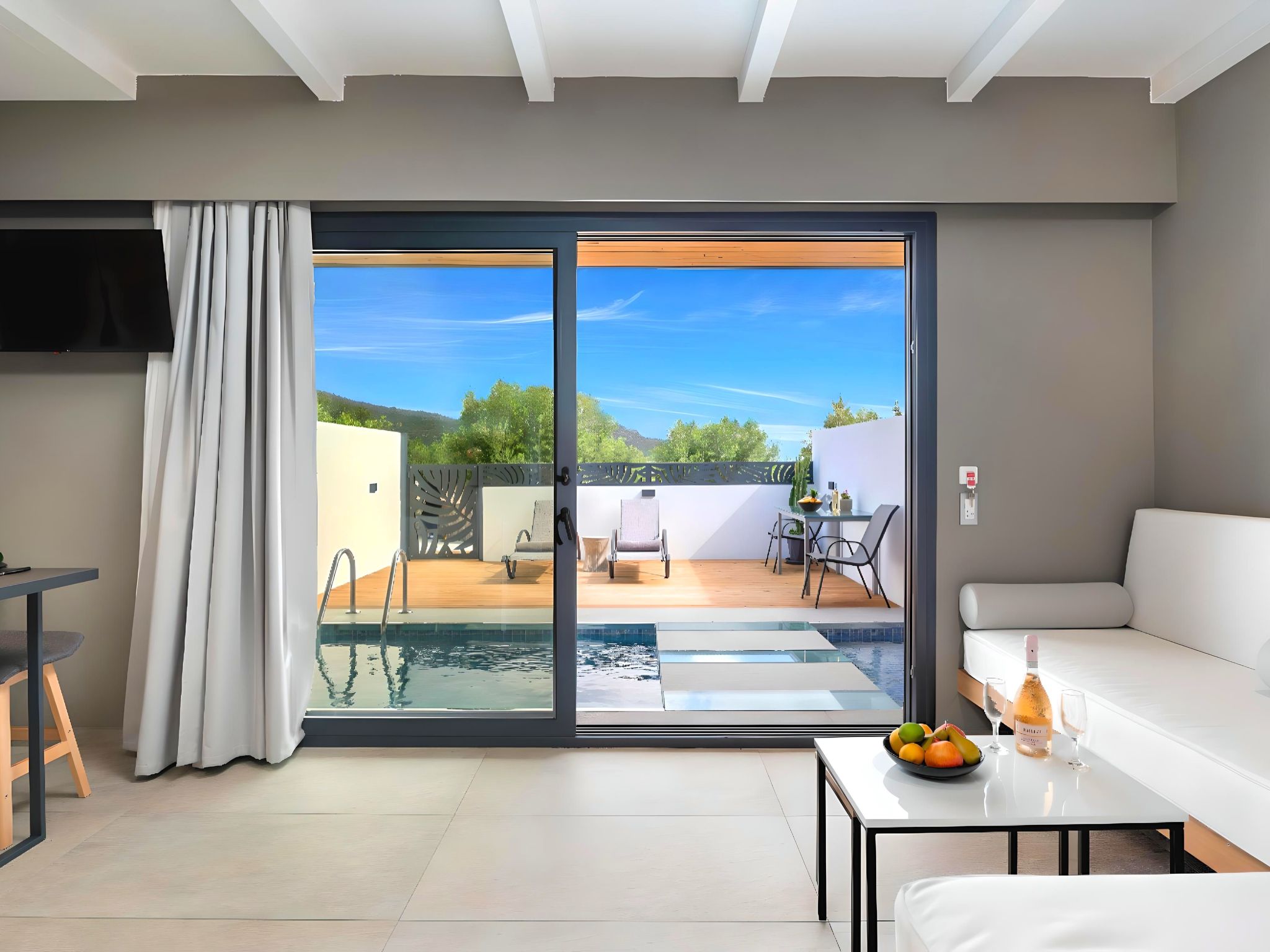 Canes Maxima Suite Privater Pool-Binnen