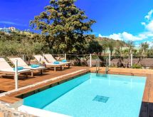 "Cretan Lodge" mit Blick auf das Wasser