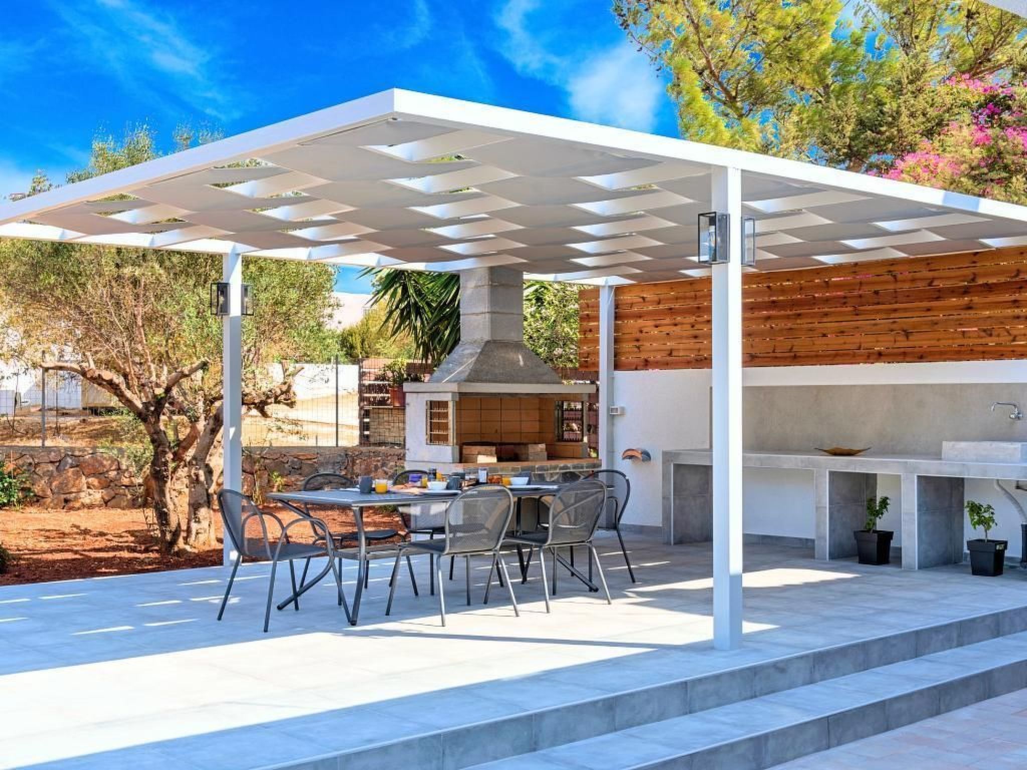 Villa "Etoile Villa" mit Blick auf das Wasser-Image-tags.info