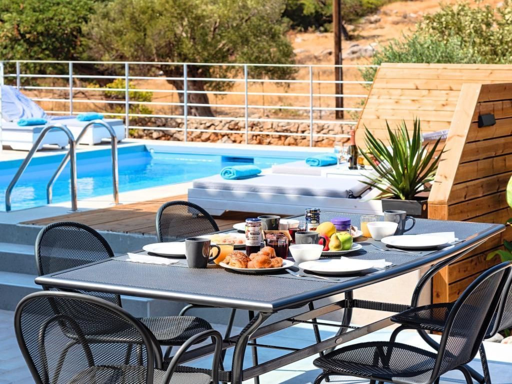 Villa "Etoile Villa" mit Blick auf das Wasser-Image-tags.info