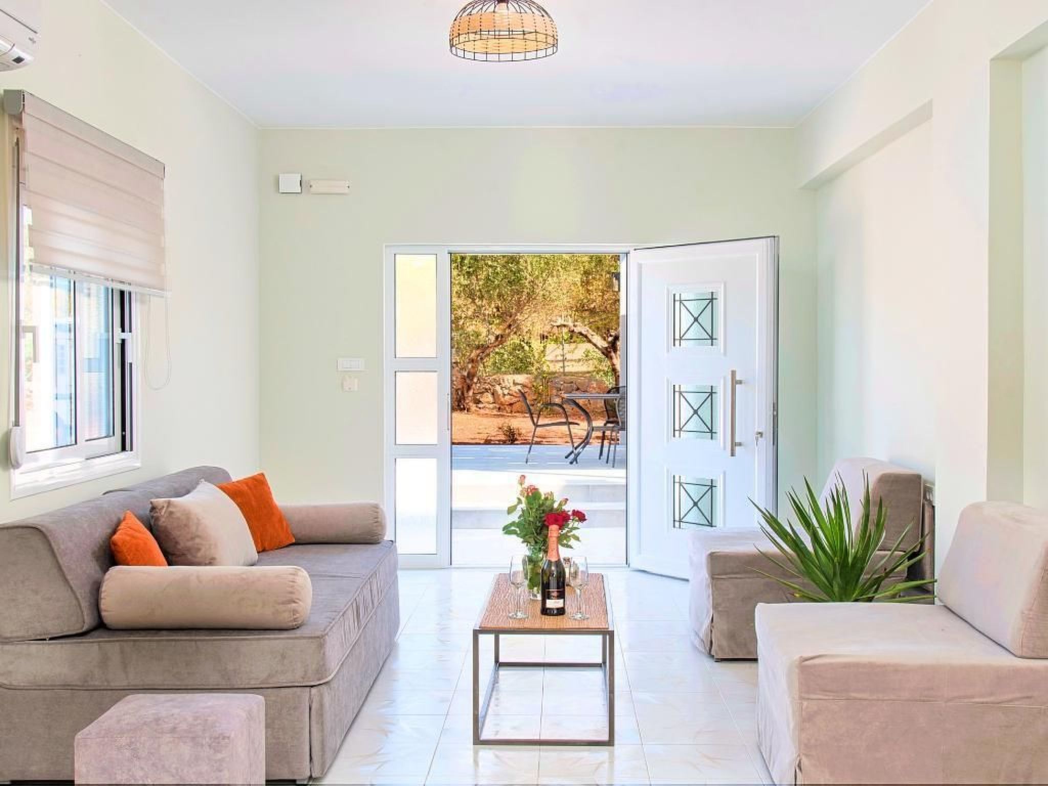 Villa "Etoile Villa" mit Blick auf das Wasser-Image-tags.info