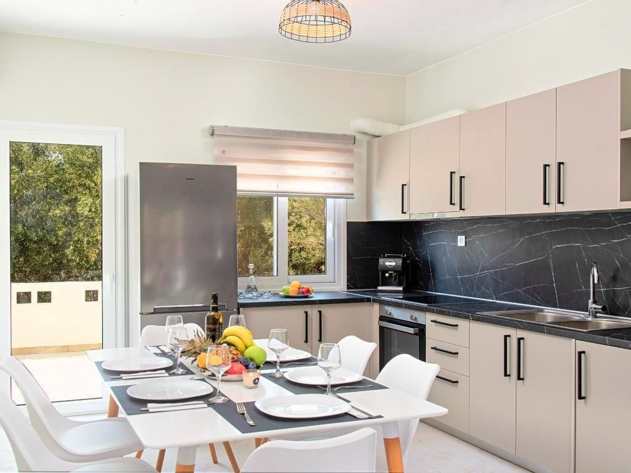 Villa "Etoile Villa" mit Blick auf das Wasser-Image-tags.info