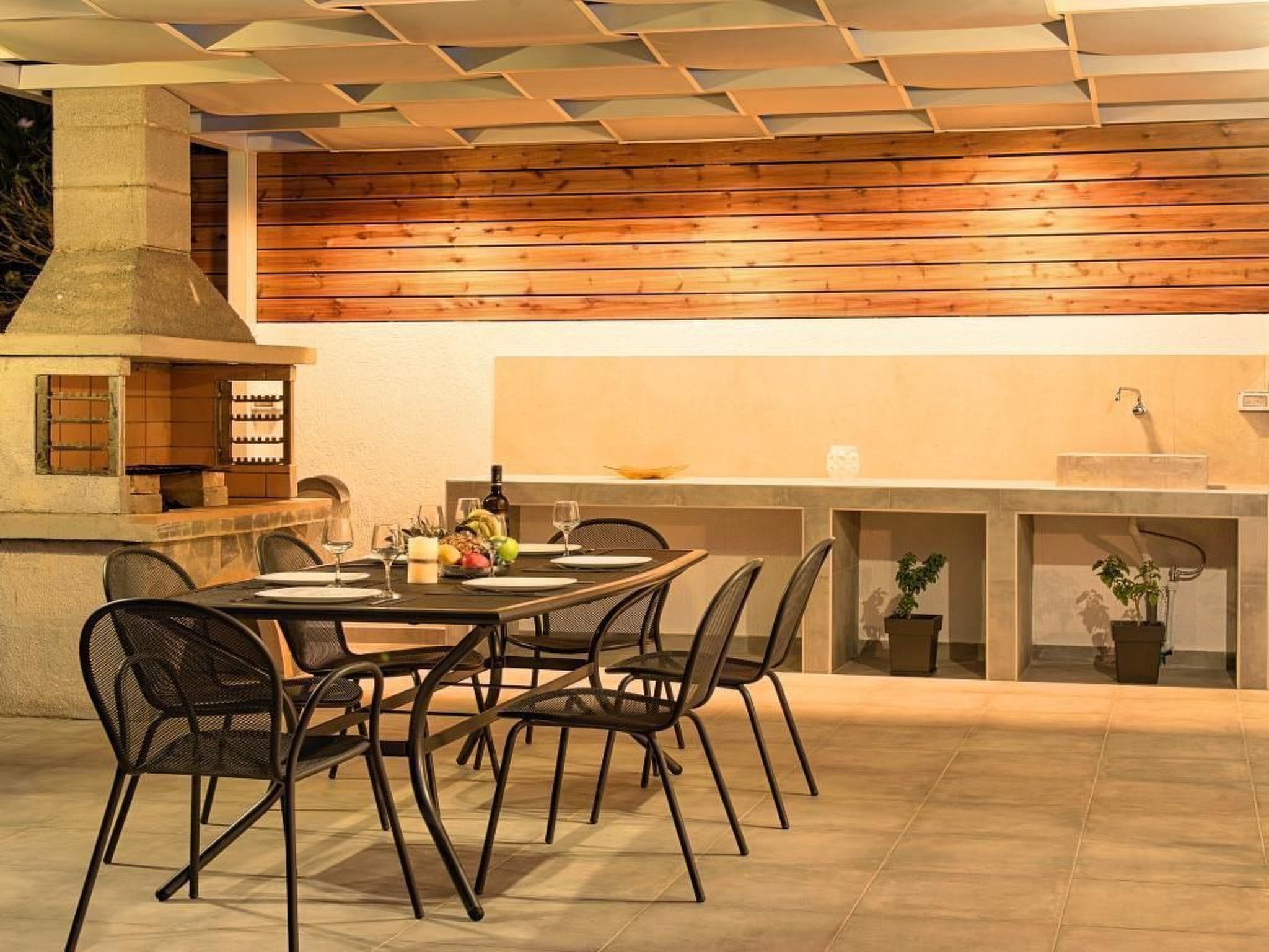 Villa "Etoile Villa" mit Blick auf das Wasser-Image-tags.info