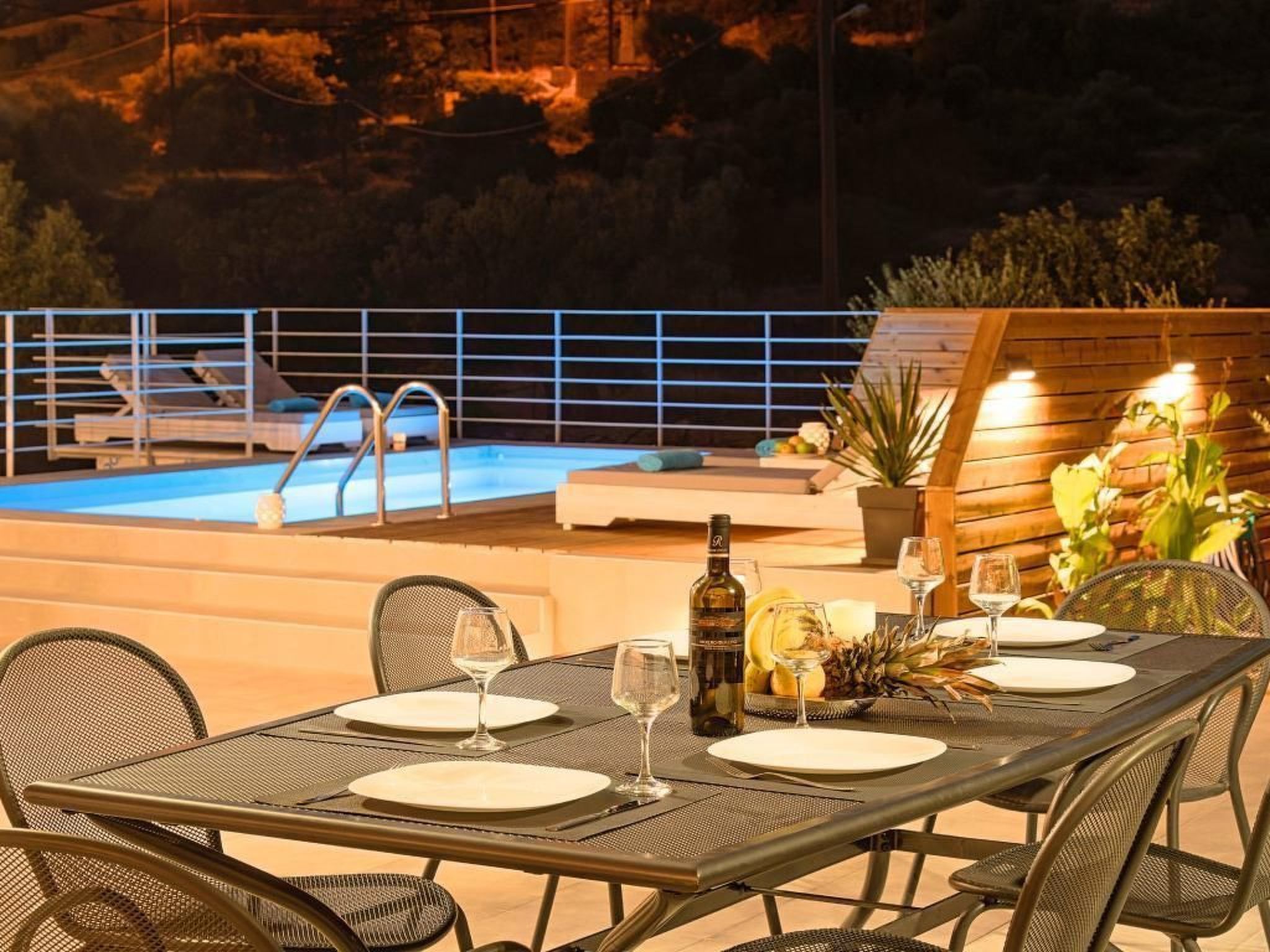 Villa "Etoile Villa" mit Blick auf das Wasser-Image-tags.info