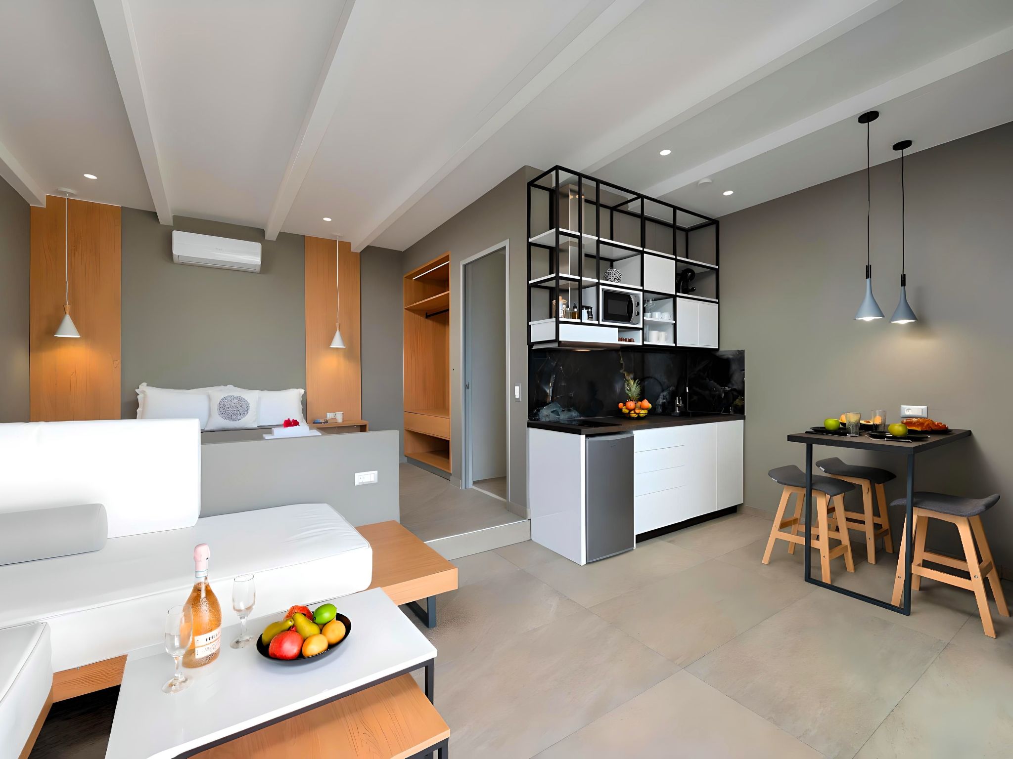 Canes Suites Privater Pool-Dedans