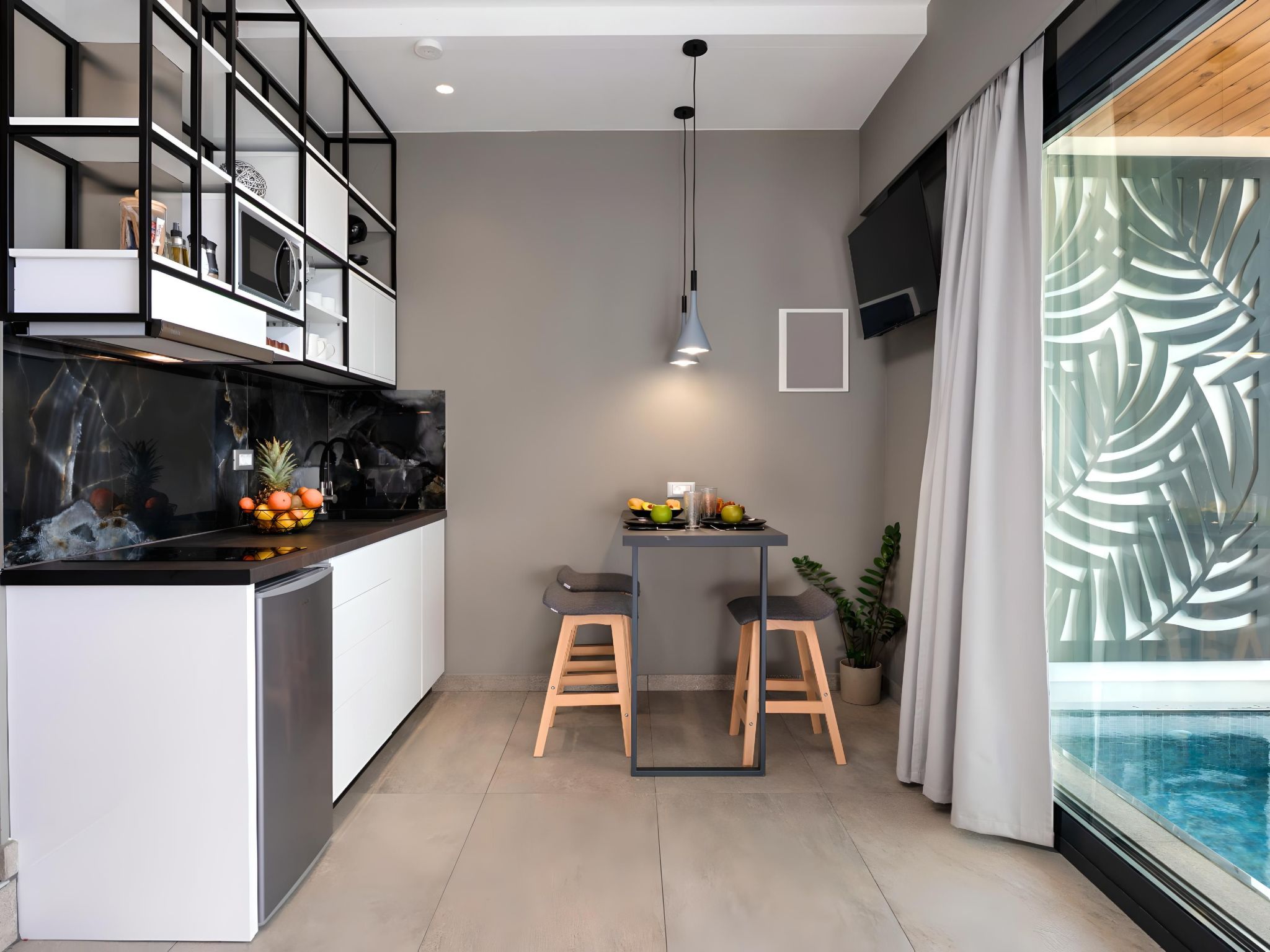 Canes Suites Privater Pool-Dedans