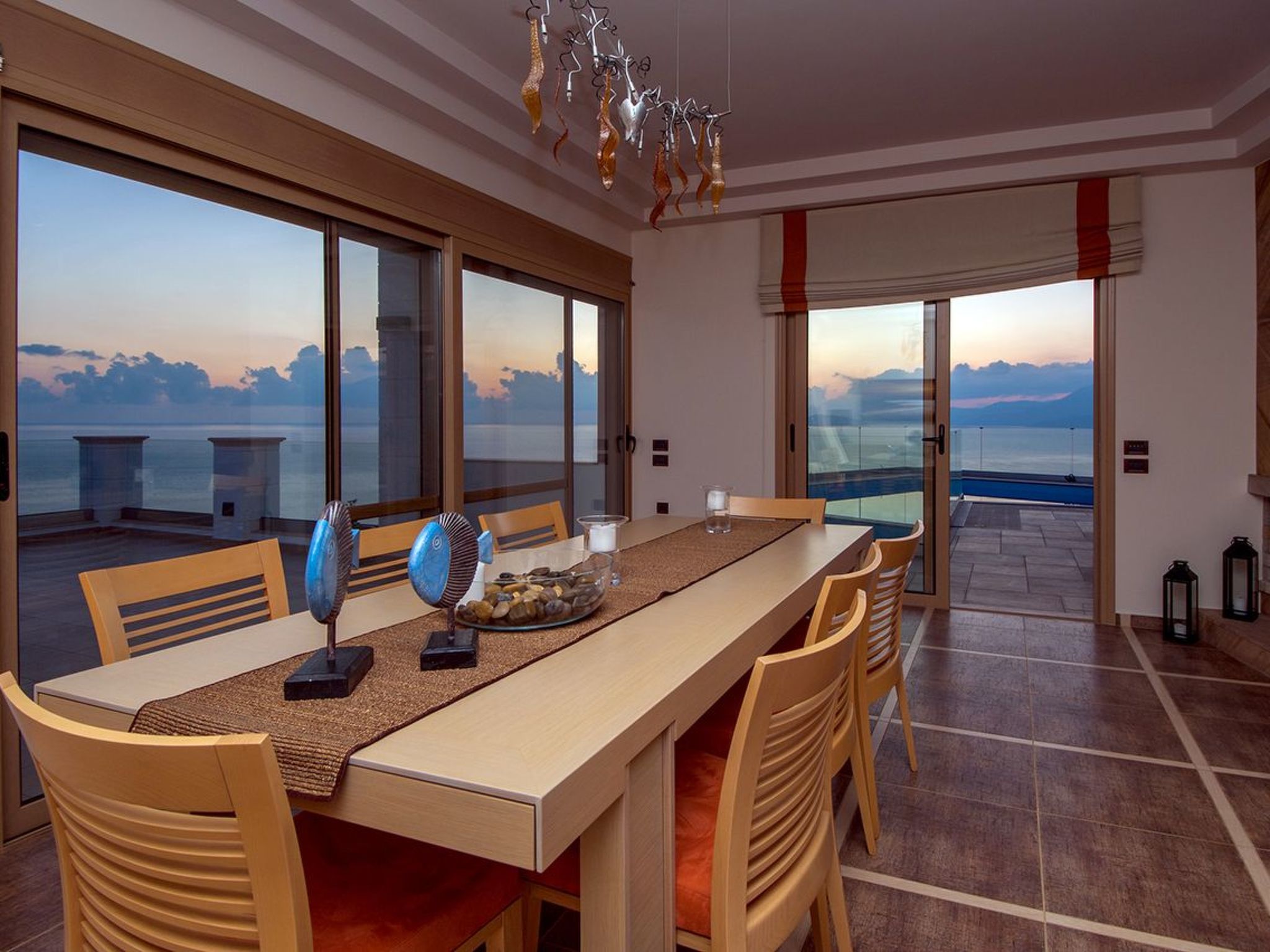 Brandneue, schicke und luxuriöse Wohnung