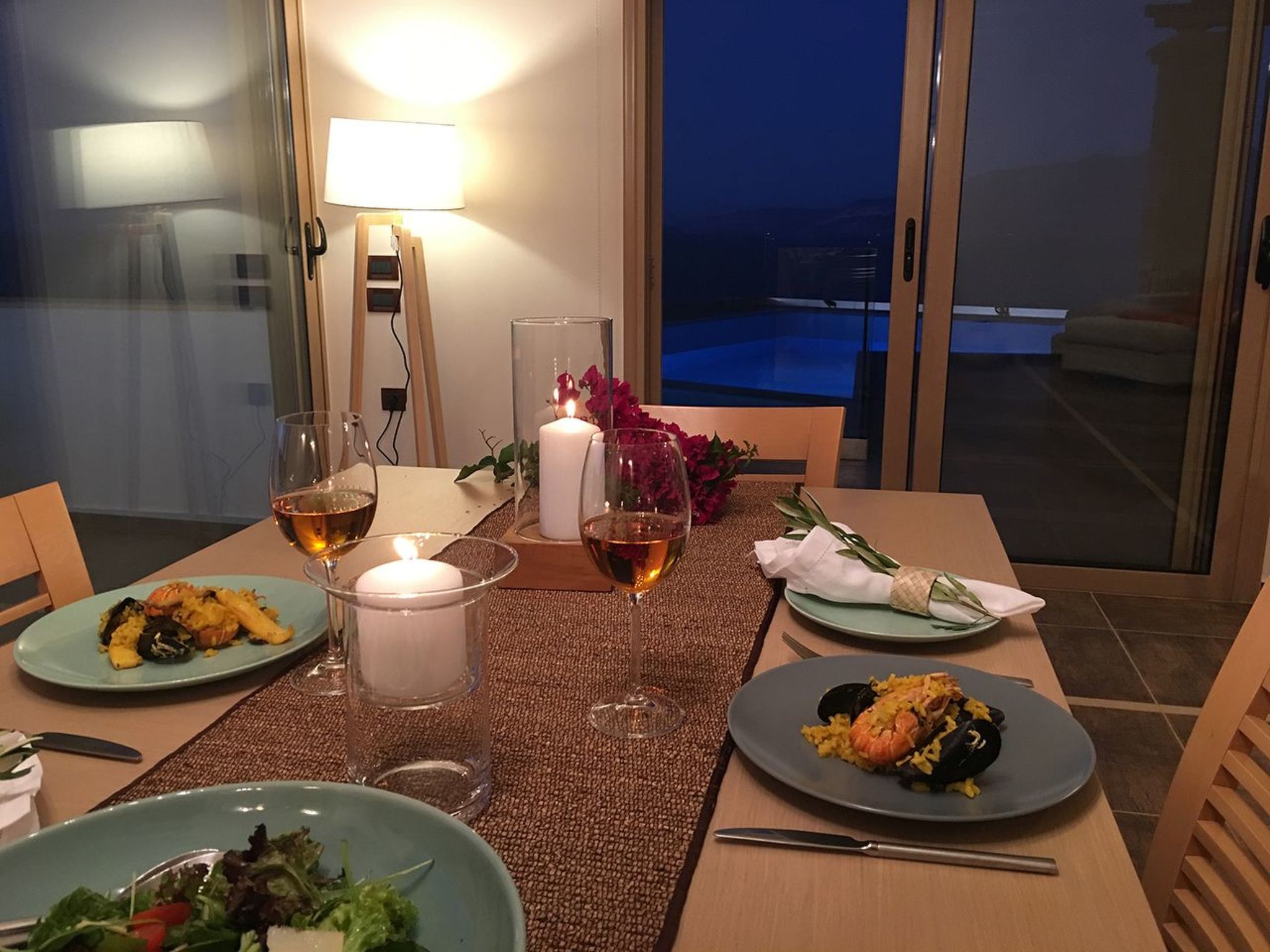 Brandneue, schicke und luxuriöse Wohnung-Draußen