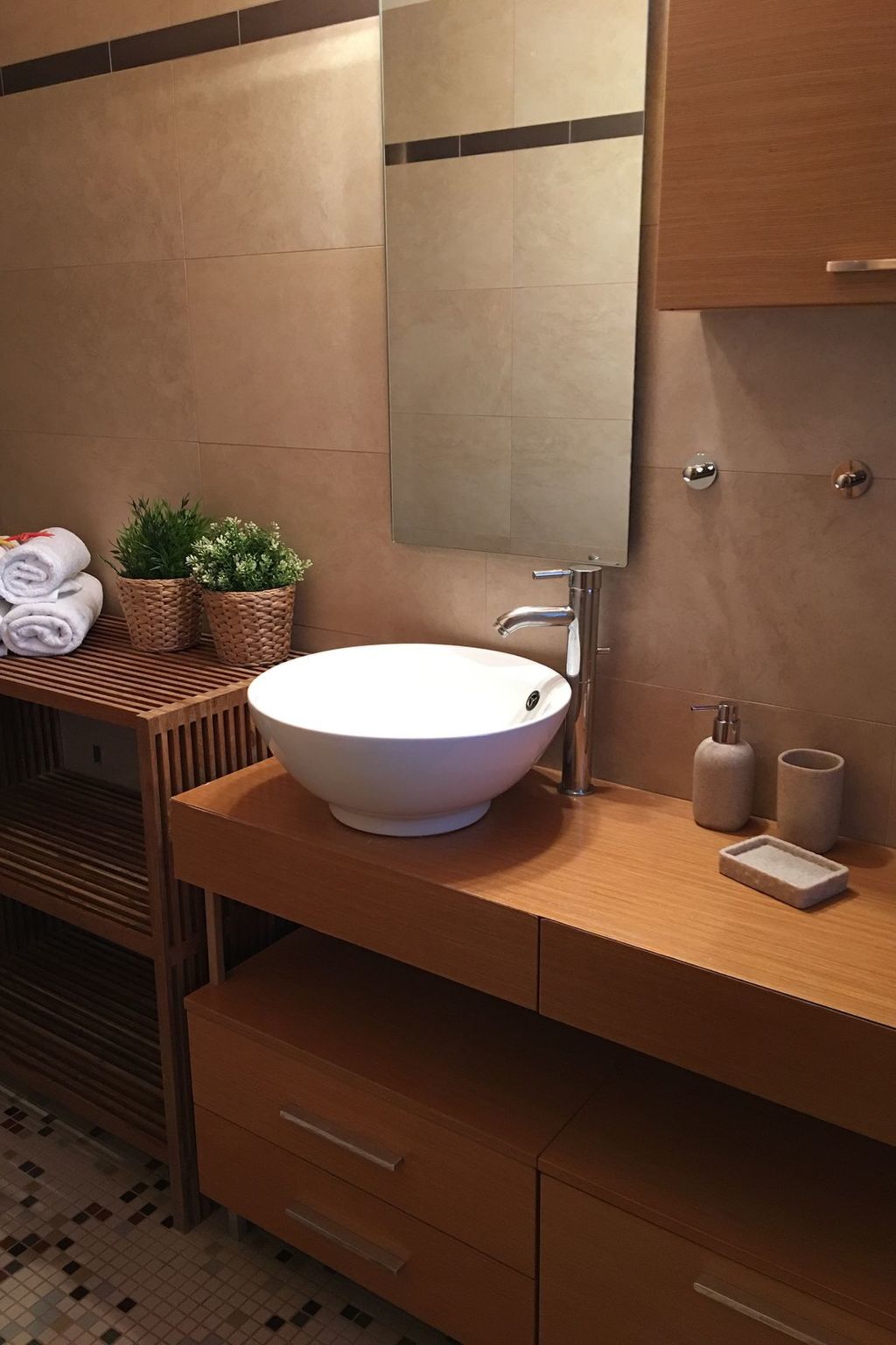 Brandneue, schicke und luxuriöse Wohnung-Drinnen