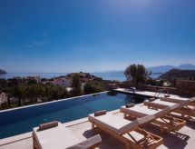 Villa met panoramisch zeezicht en privézwembad bij Agios Nikolaos - thumbnail 5