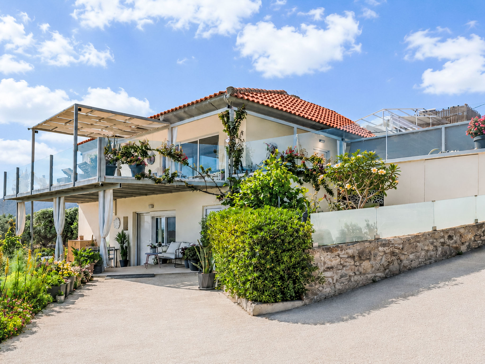 Olivengrüne Villa mit privatem beheiztem Pool - Draußen