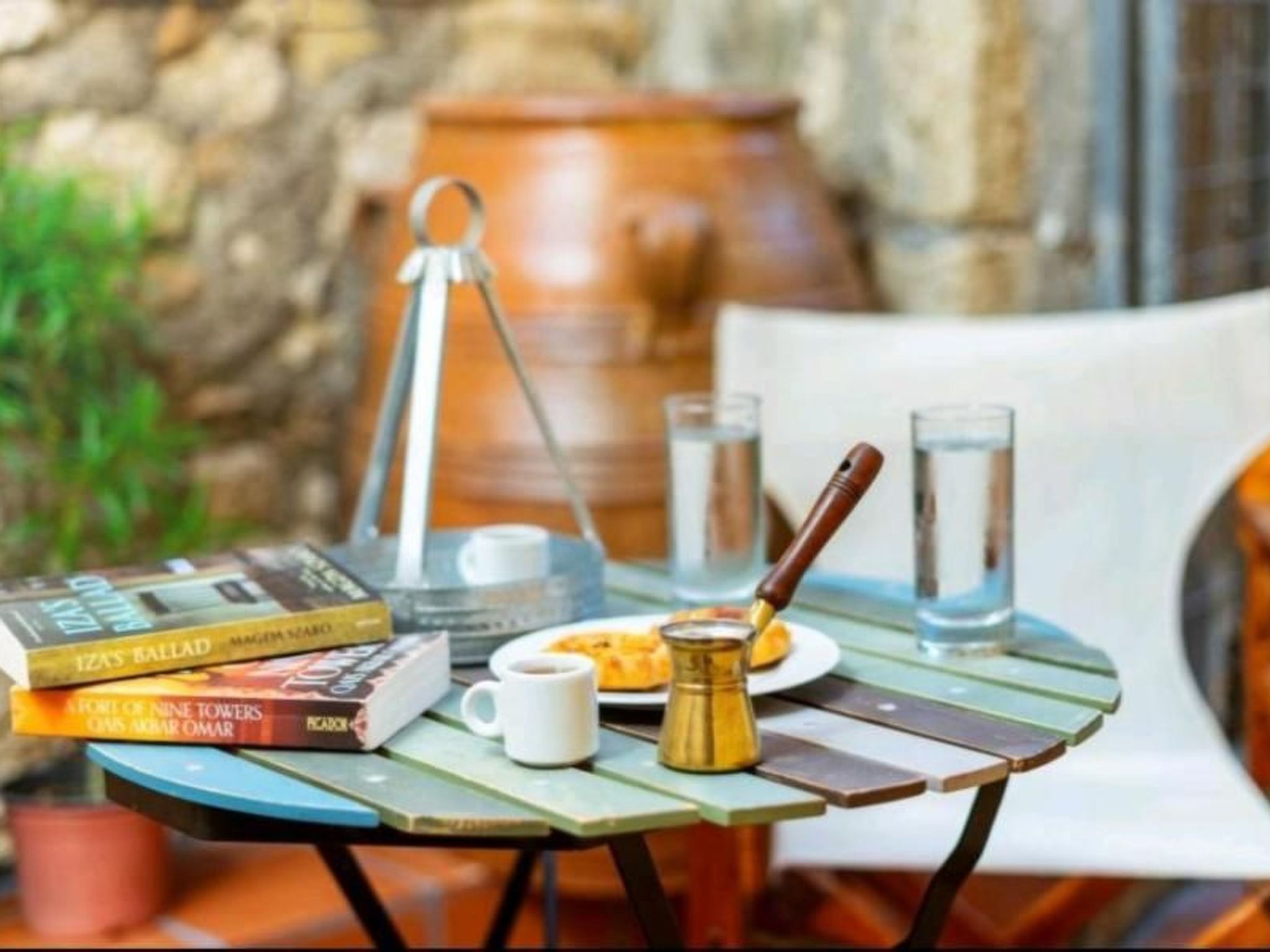 Mit Blick auf das Wasser-Binnen