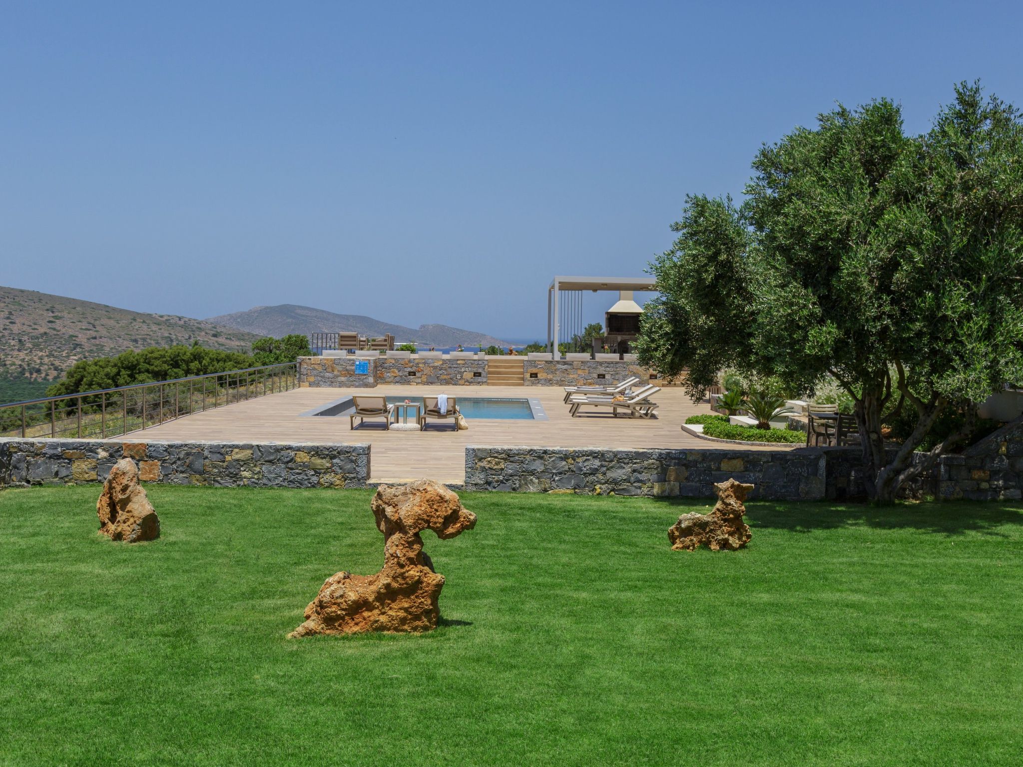 Villa mit Grillplatz und privatem beheiztem Pool-Dehors