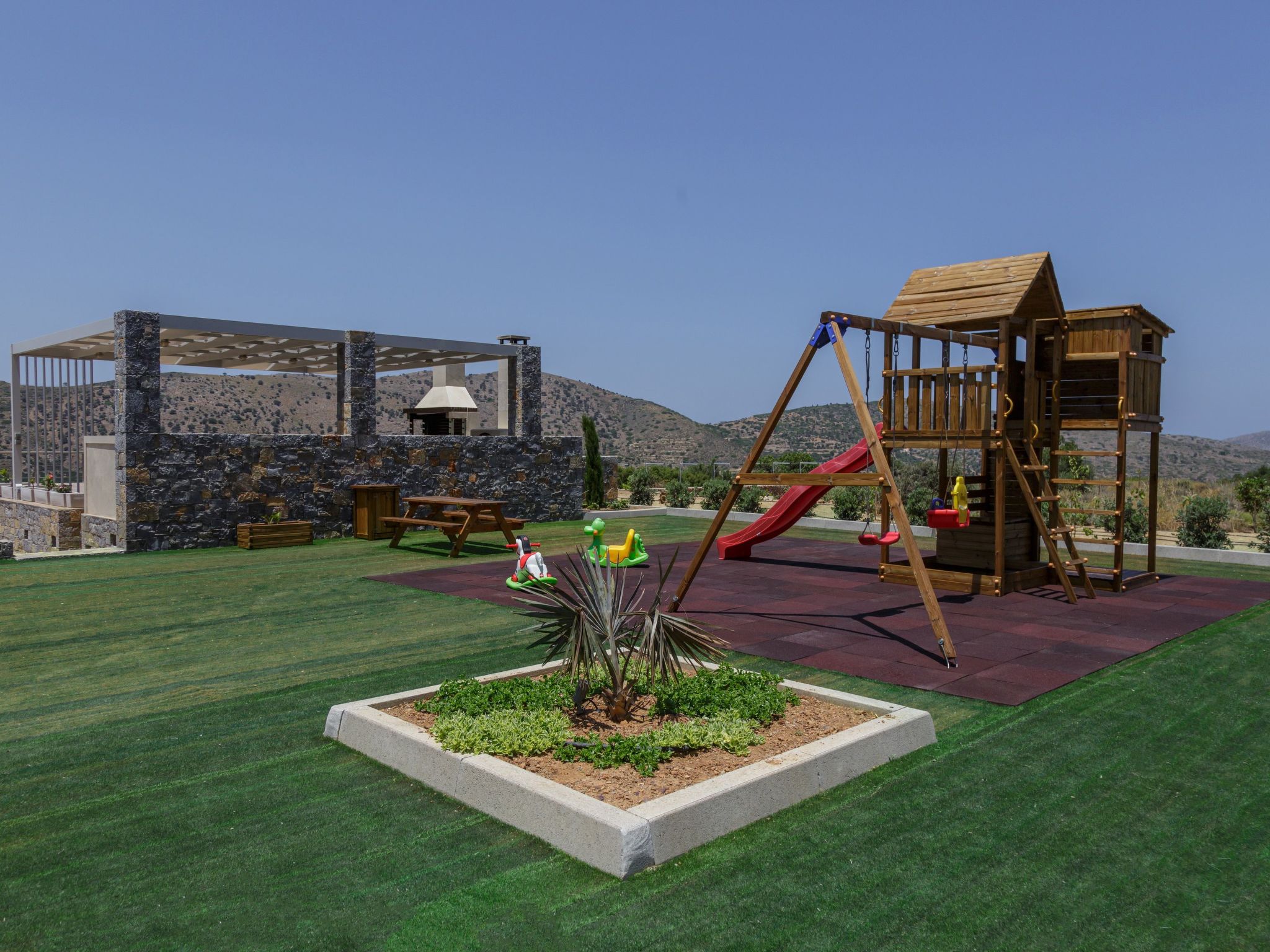 Villa mit Grillplatz und privatem beheiztem Pool-Dehors