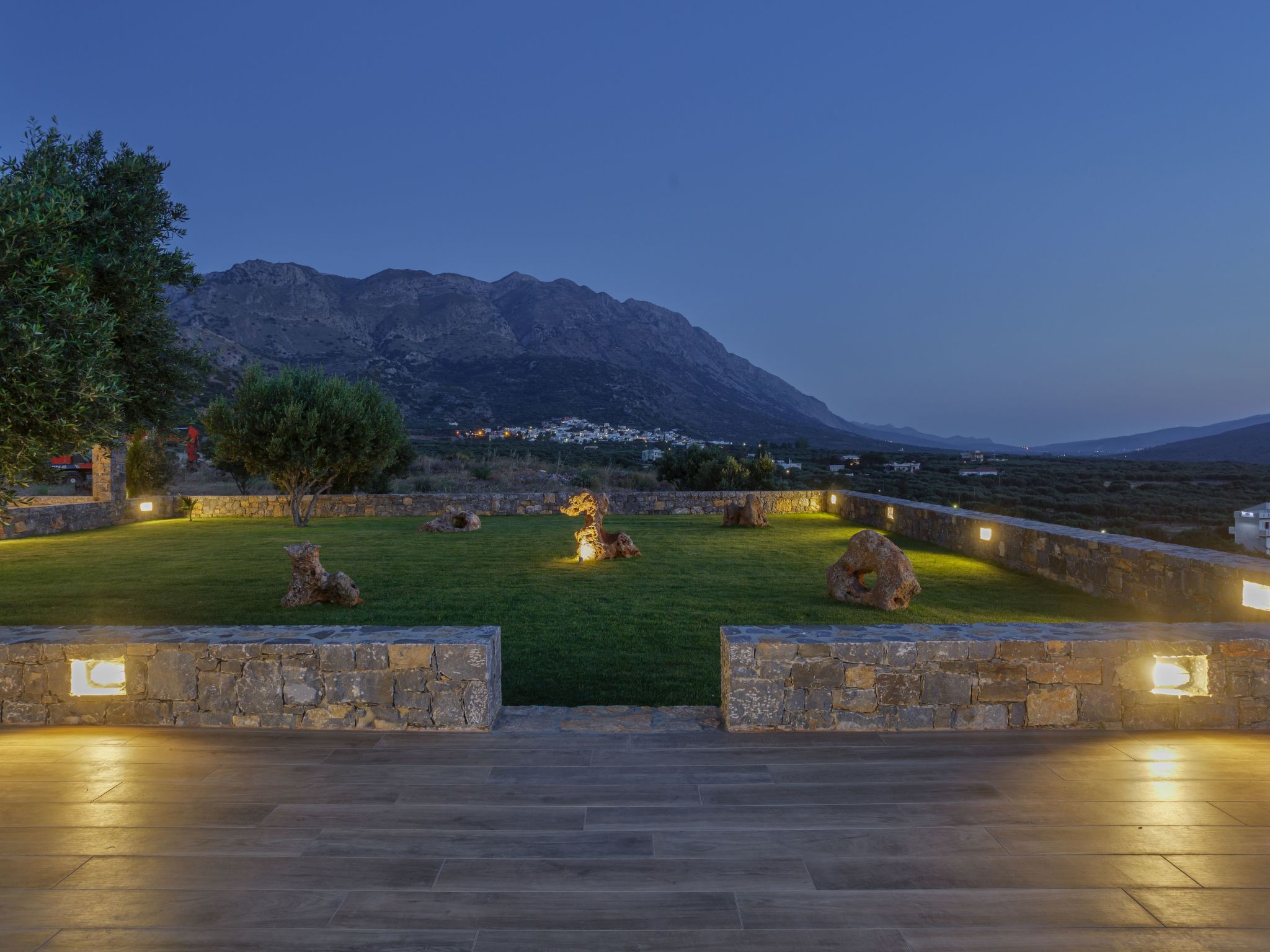 Villa mit Grillplatz und privatem beheiztem Pool-Dehors