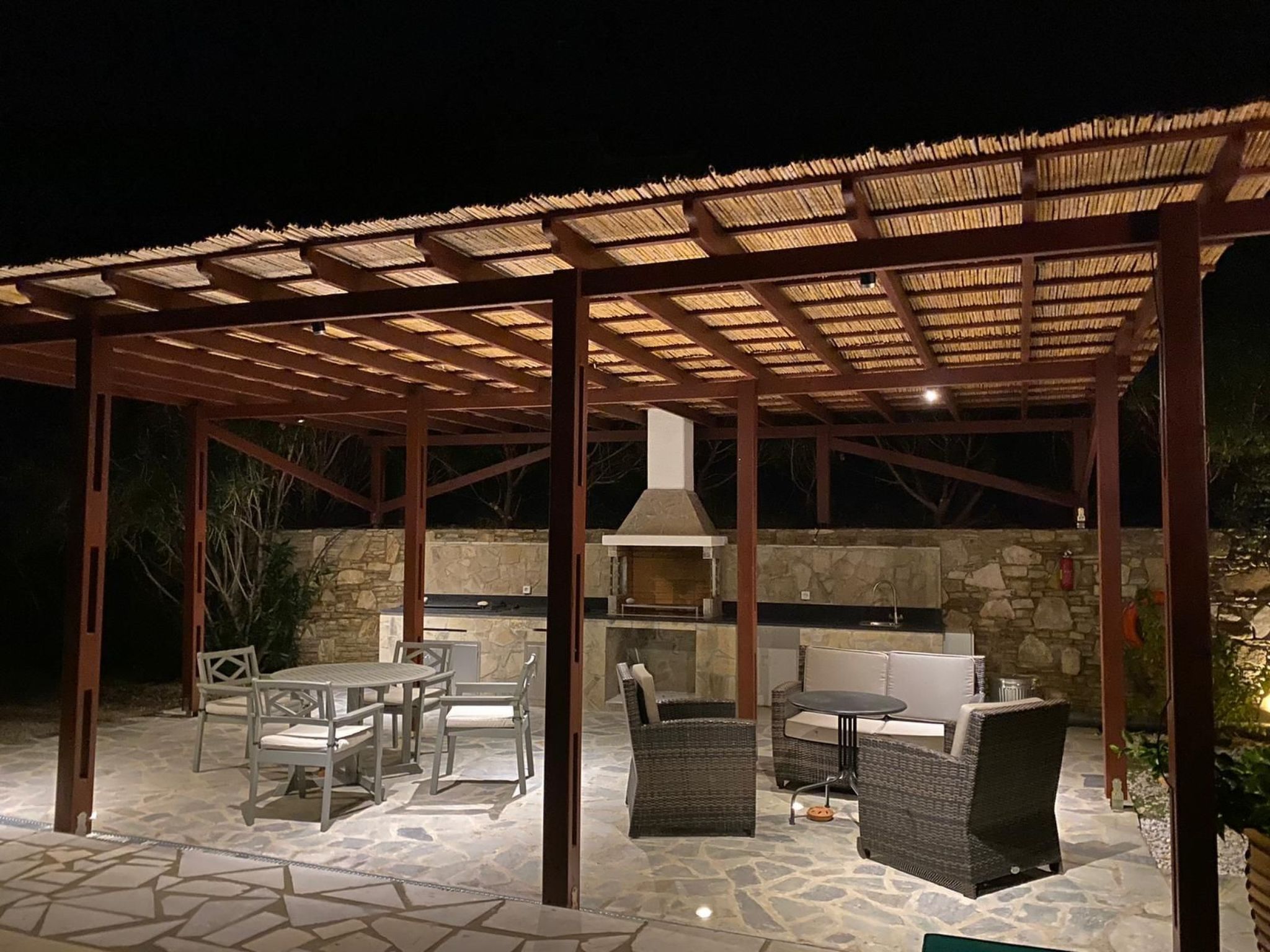 Versteckte Villa mit Pool und herrlichem Blick über die Bucht von Mirabelle und-Dedans