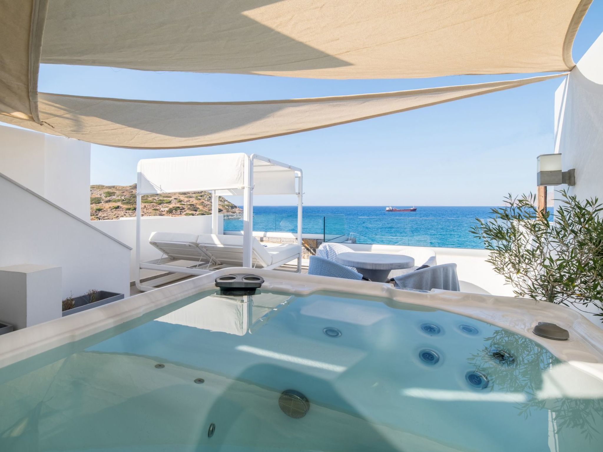 Neue Villa Moments am Meer mit Whirlpool, 50 m zum Strand-Dehors