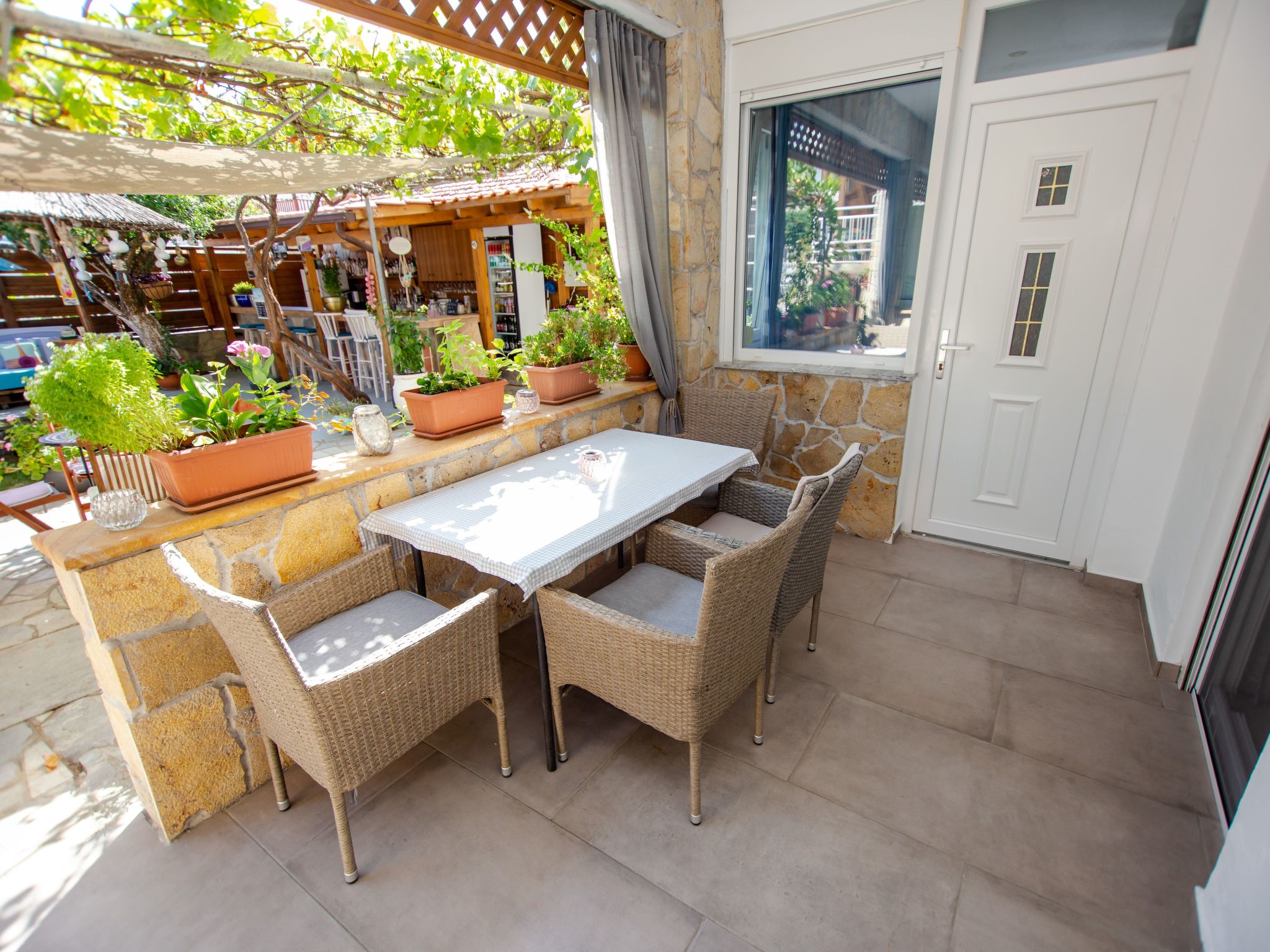 Appartement mit Terrasse-Buiten