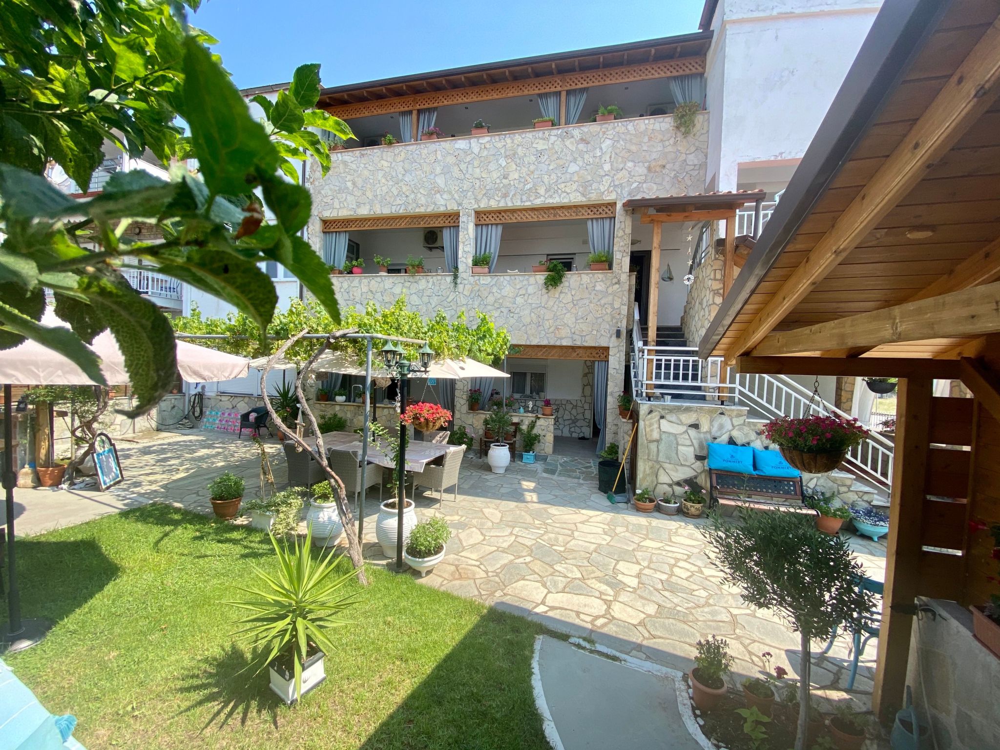 Studio mit Balkon-Image-tags.info