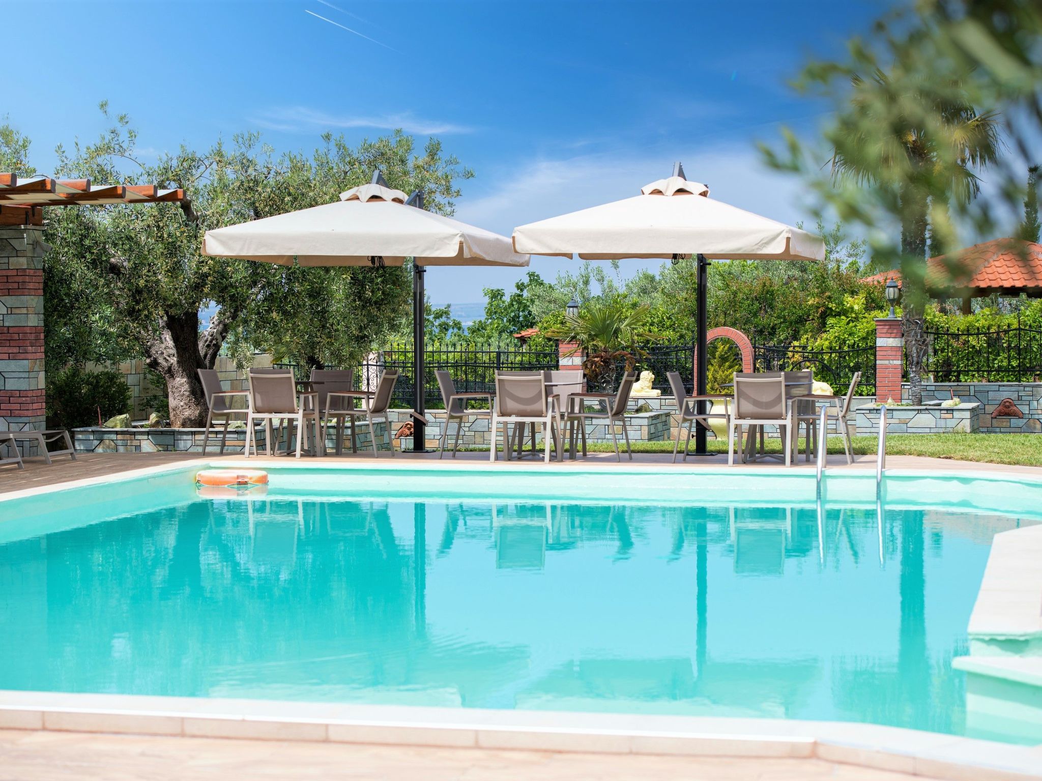 Elegantes Apartment im Erdgeschoss mit Gartenblick-Binnen