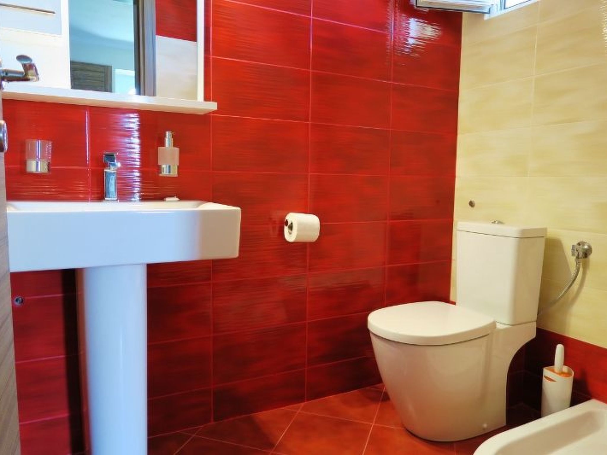 Modernes Studio mit Meerblick-Binnen