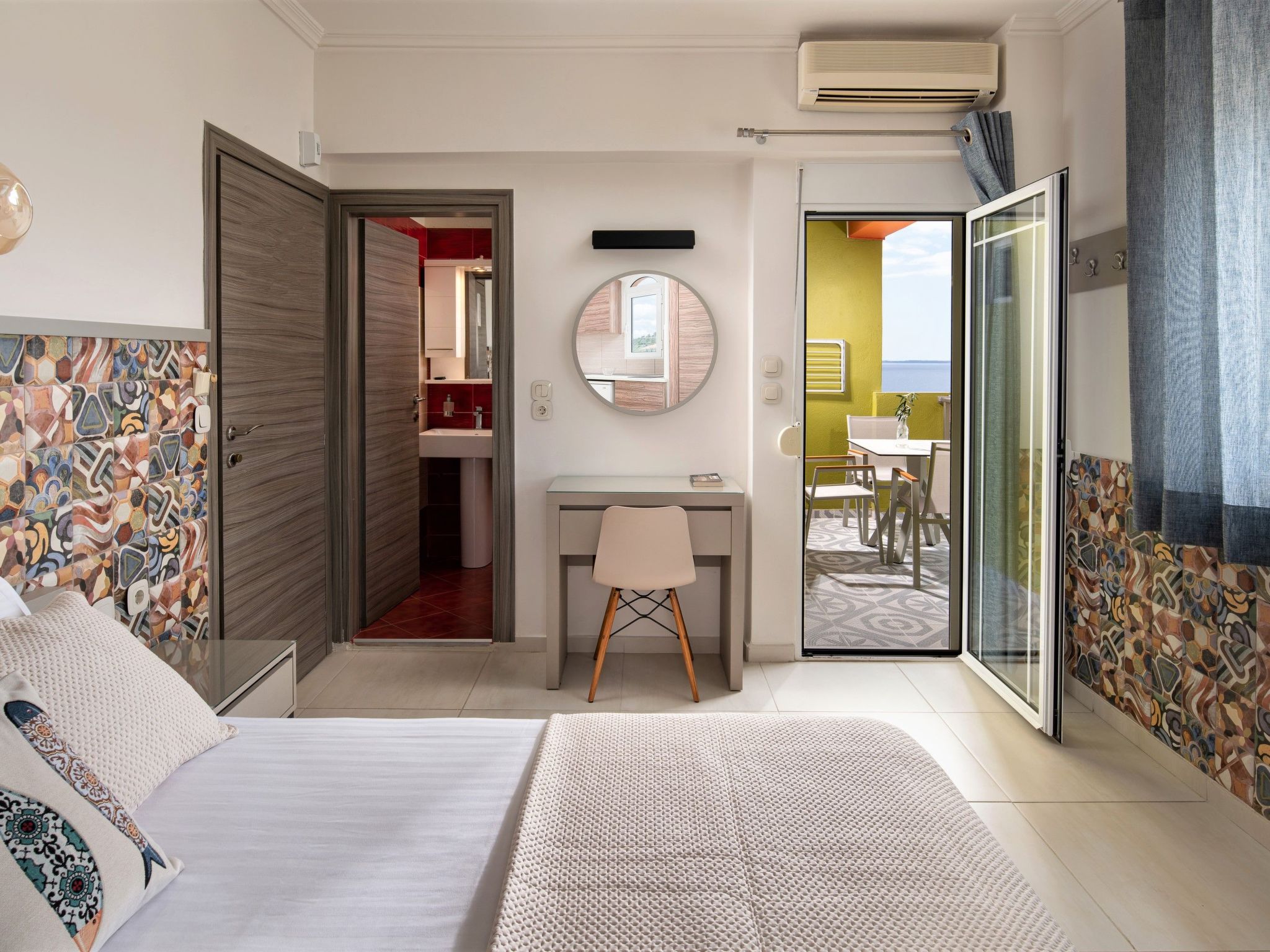 Modernes Studio mit Meerblick-Binnen