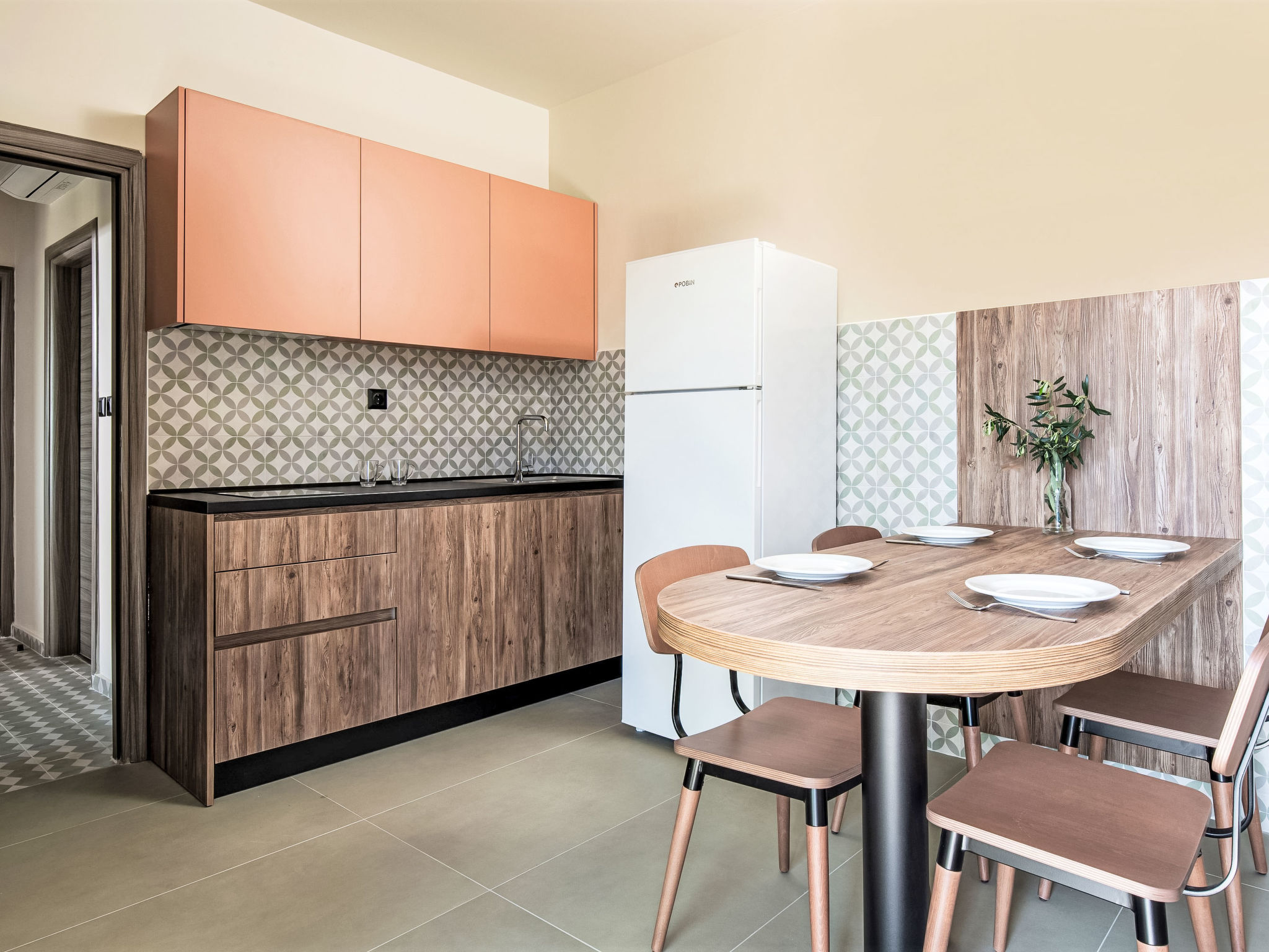 Appartement Modernes Studio für 3 Personen, Pool- und Gartenblick – Cuisine et coin repas, photo 2 sur 27