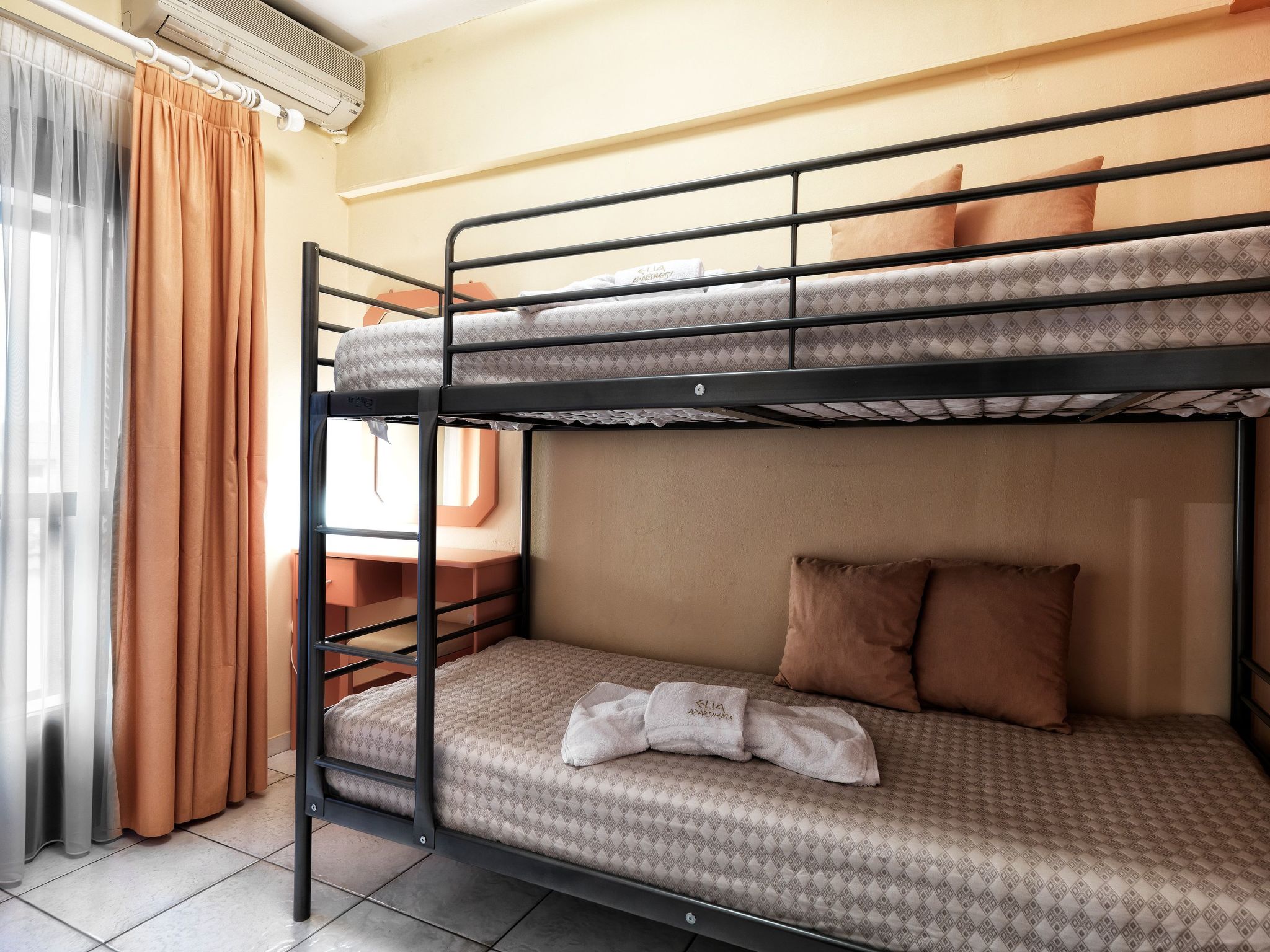 Elia-Image-tags.info