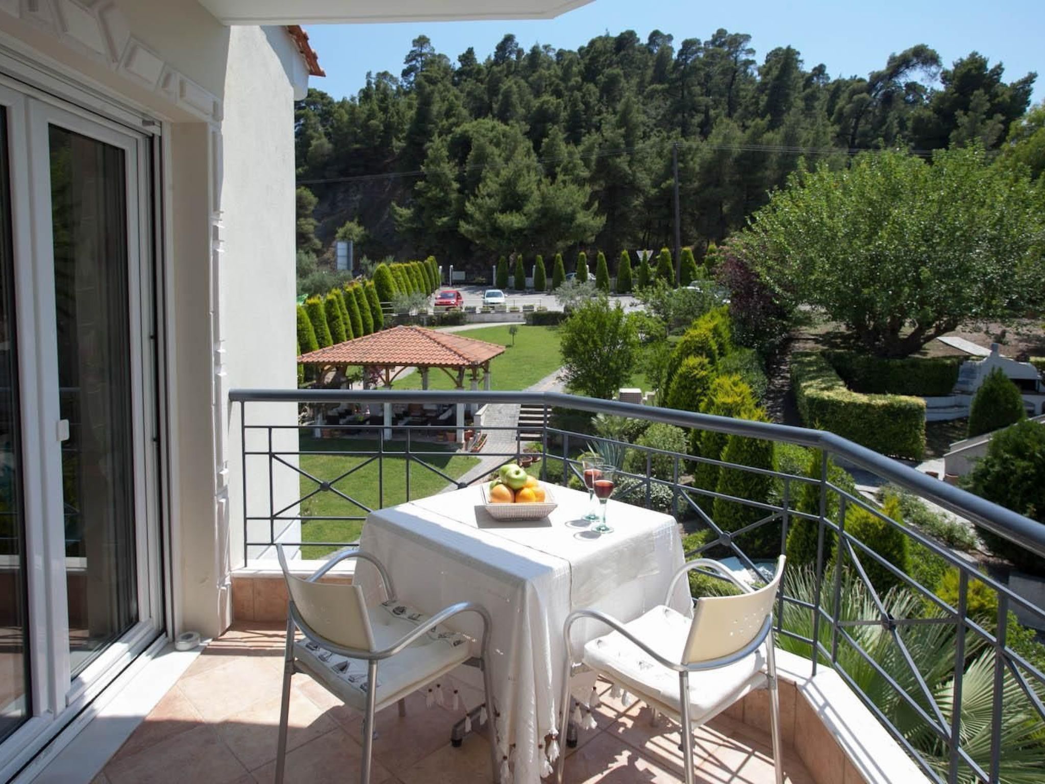 In Pallini mit Eigenem Balkon-Inside