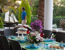 Wohnung in Pallini mit Eigener Terrasse