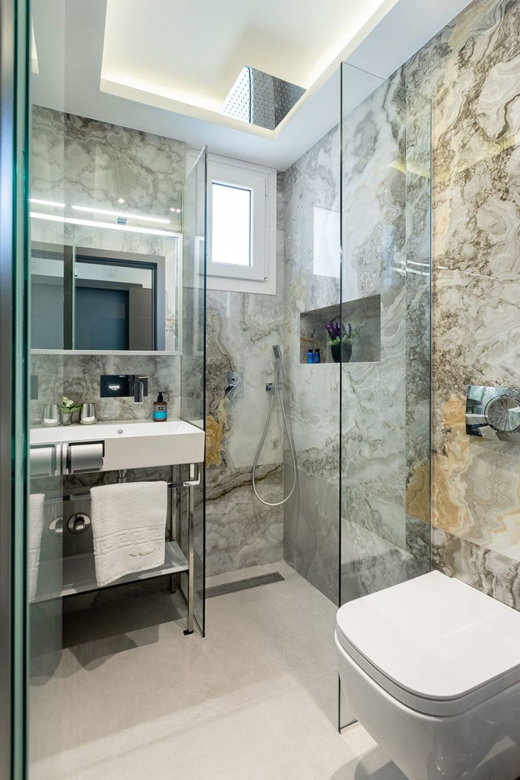 Wohnung in Pallini mit Eigener Terrasse-Drinnen