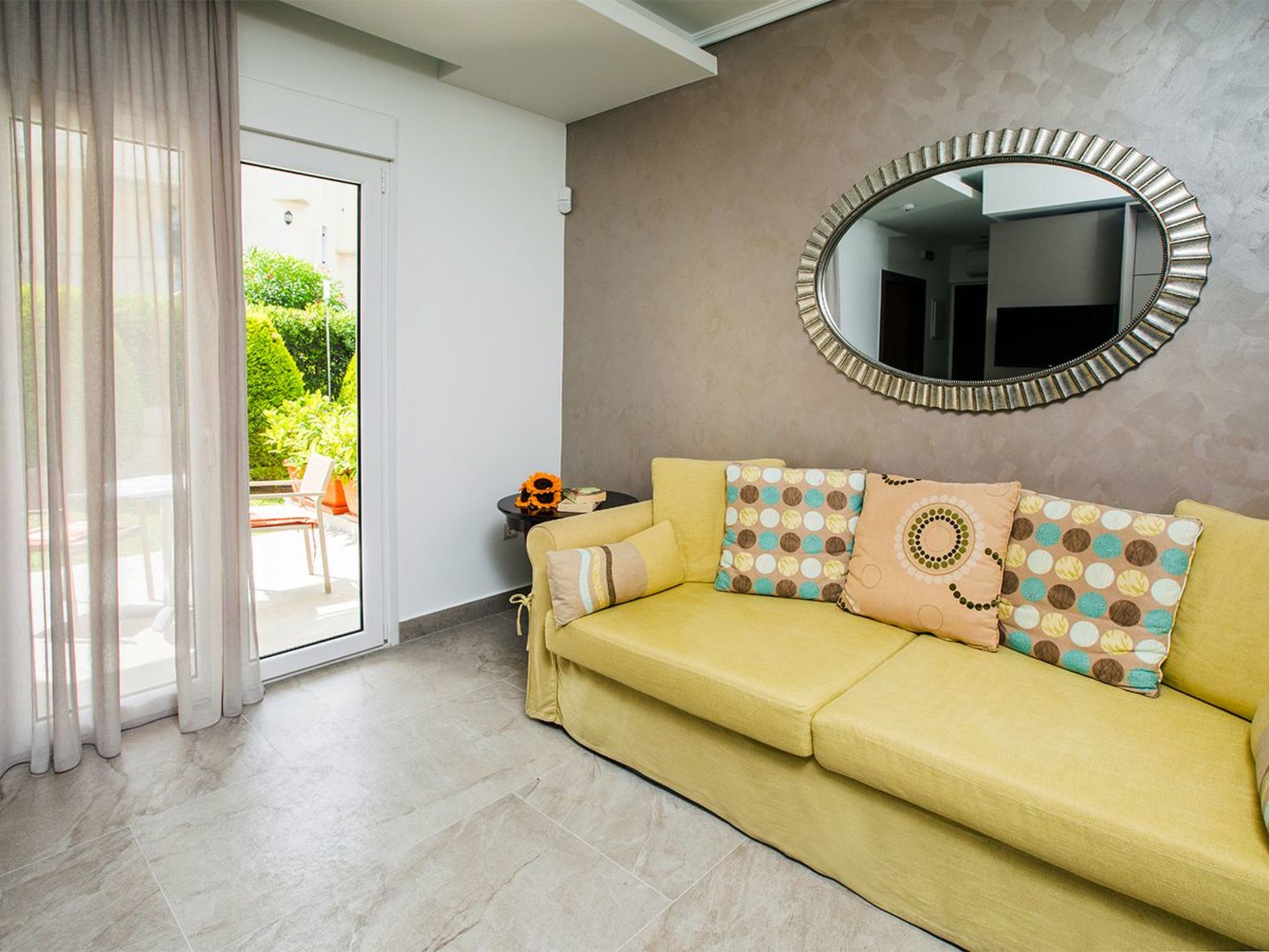 Wohnung in Pallini mit Eigener Terrasse-Drinnen