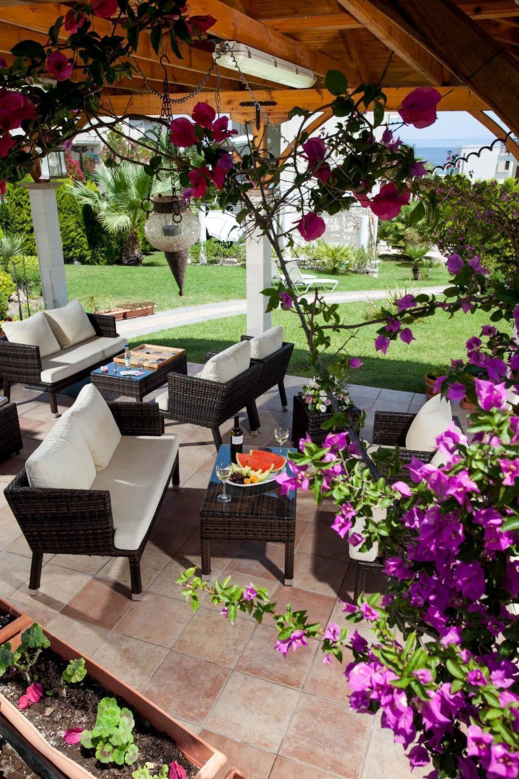 Wohnung in Pallini mit Eigener Terrasse-Drinnen