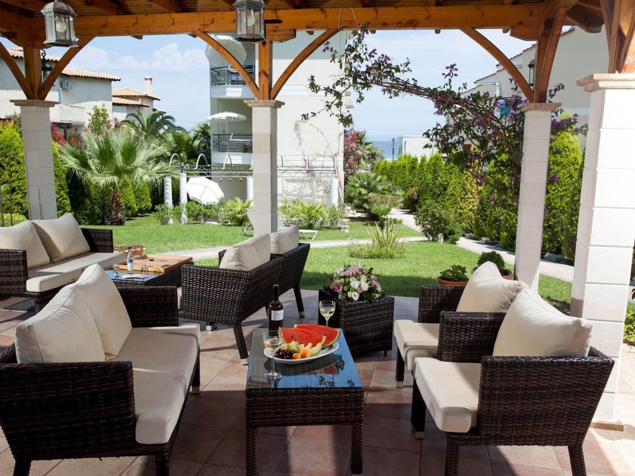 Wohnung in Pallini mit Eigener Terrasse-Drinnen