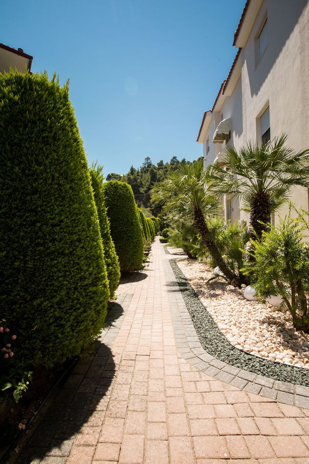 In Pallini mit Eigener Terrasse-Drinnen