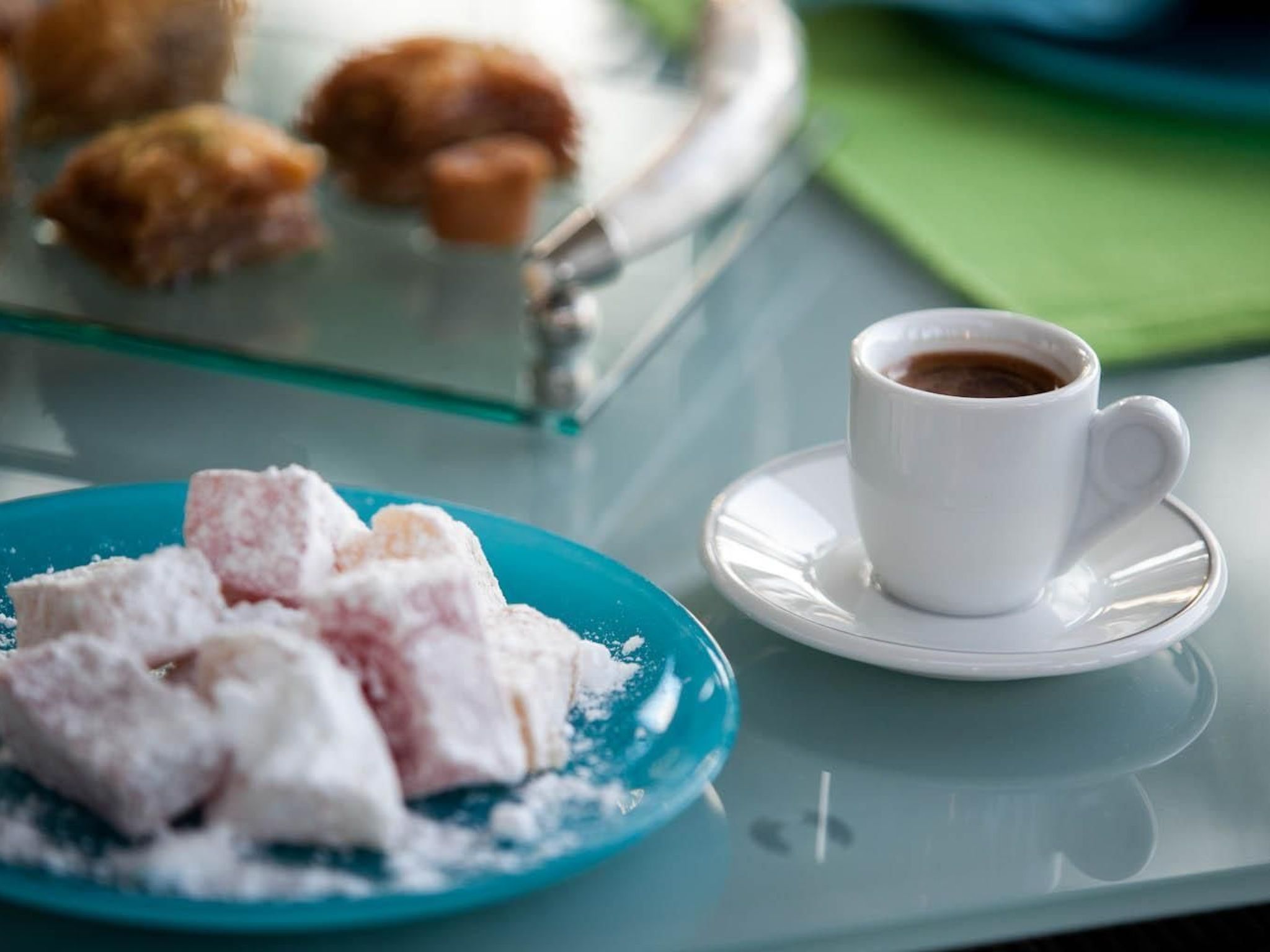 In Pallini mit Eigener Terrasse-Drinnen