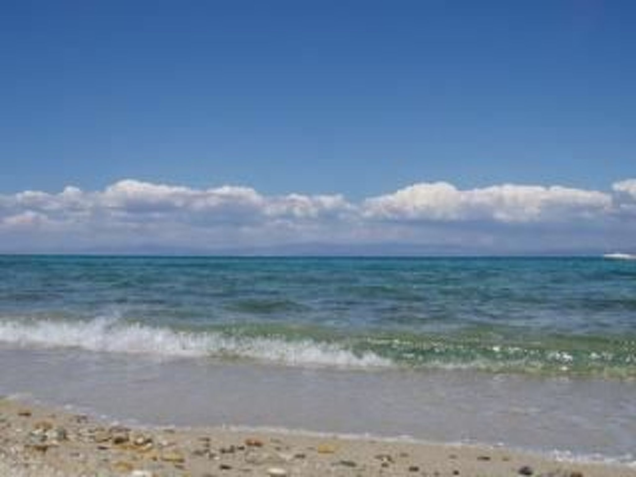 In Pallini mit Eigener Terrasse-Drinnen