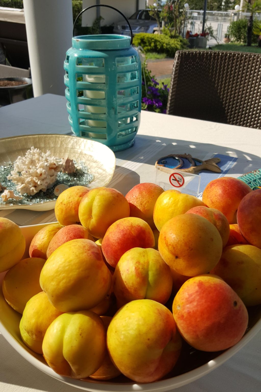 In Pallini mit Eigener Terrasse-Drinnen