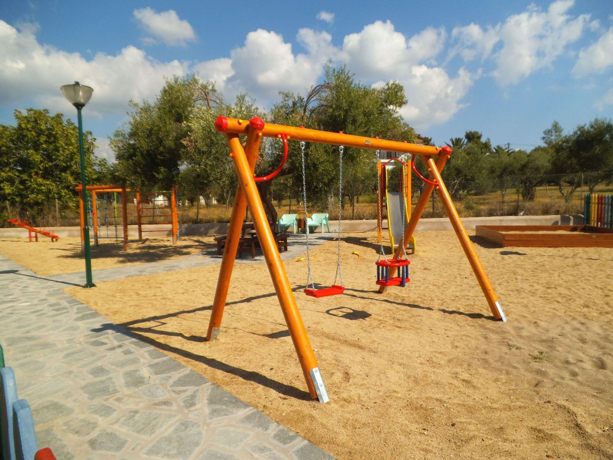 Finikas Garden Nikit-Buiten